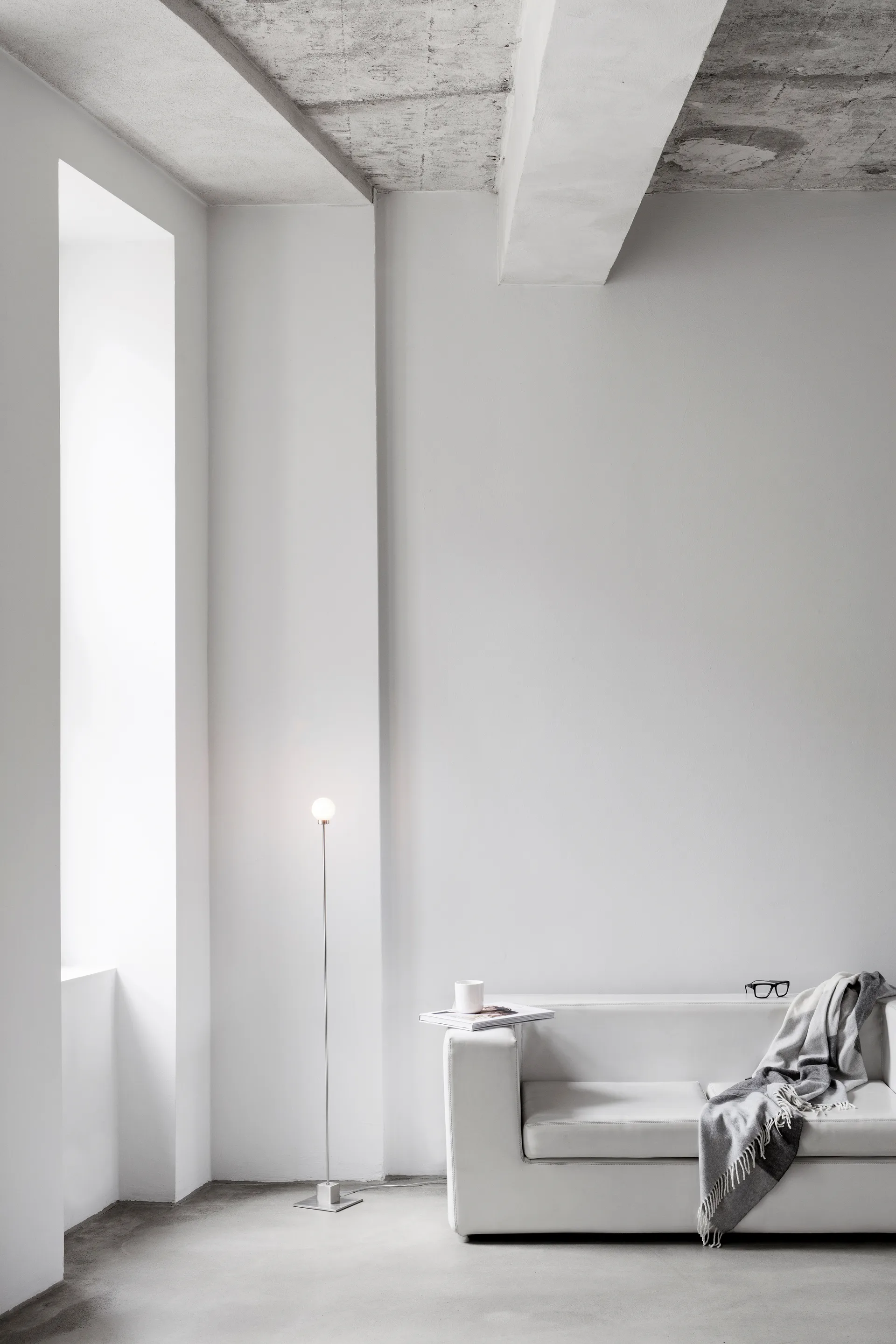 Snowball floor lamp 117 cm, Steel Northern