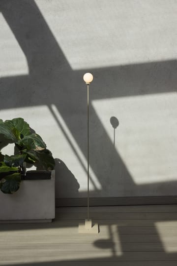 Snowball portable floor lamp 122 cm - Brass - Northern