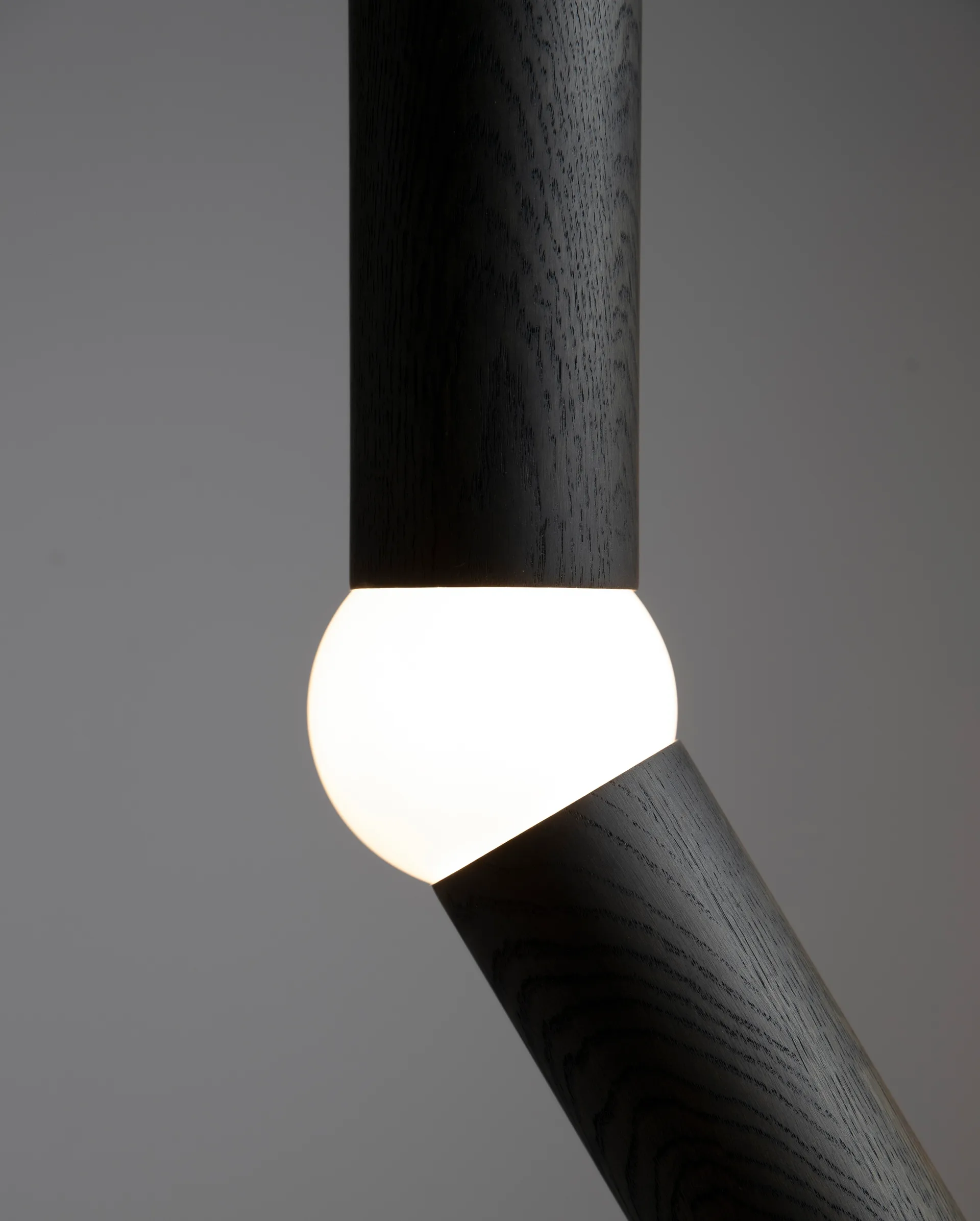 Lightbone floor lamp 124.3 cm, Black oak Oblure