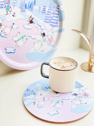 Moomin trivet winter 2022 Ø21 cm - Blue-white-pink - Opto Design