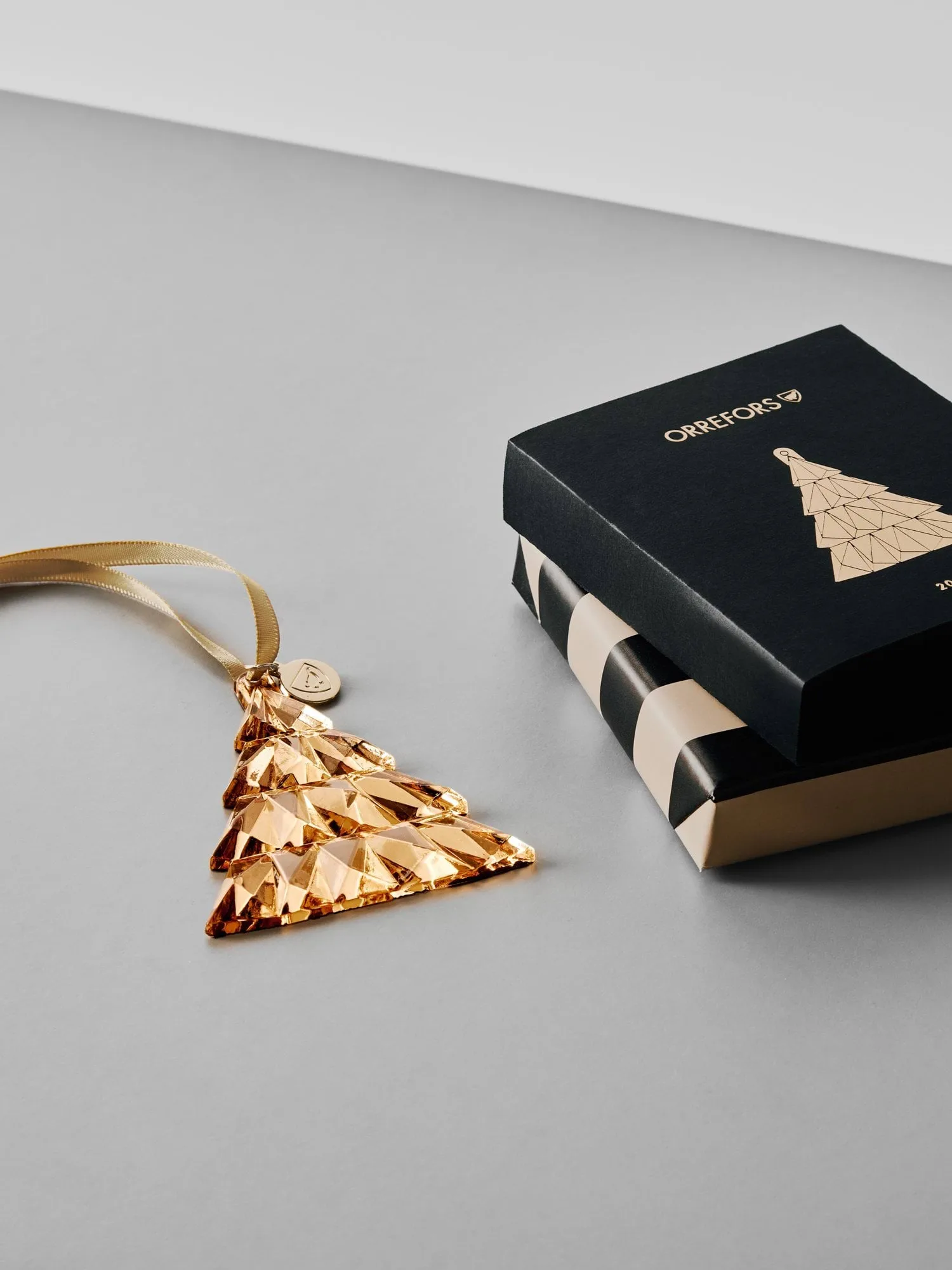 Annual ornament bowl, 21K gold Orrefors