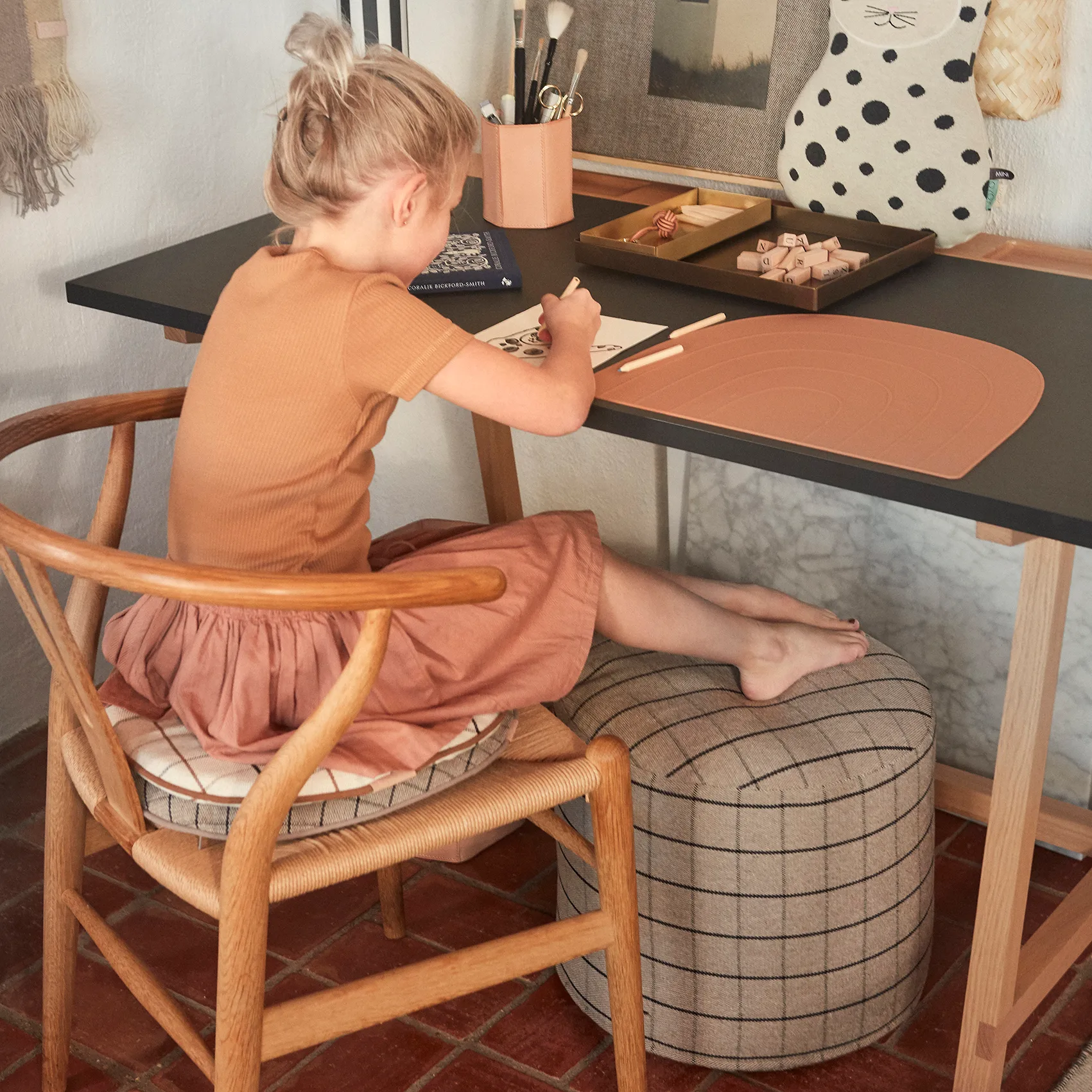 Grid pouf Ø40 cm, clay OYOY