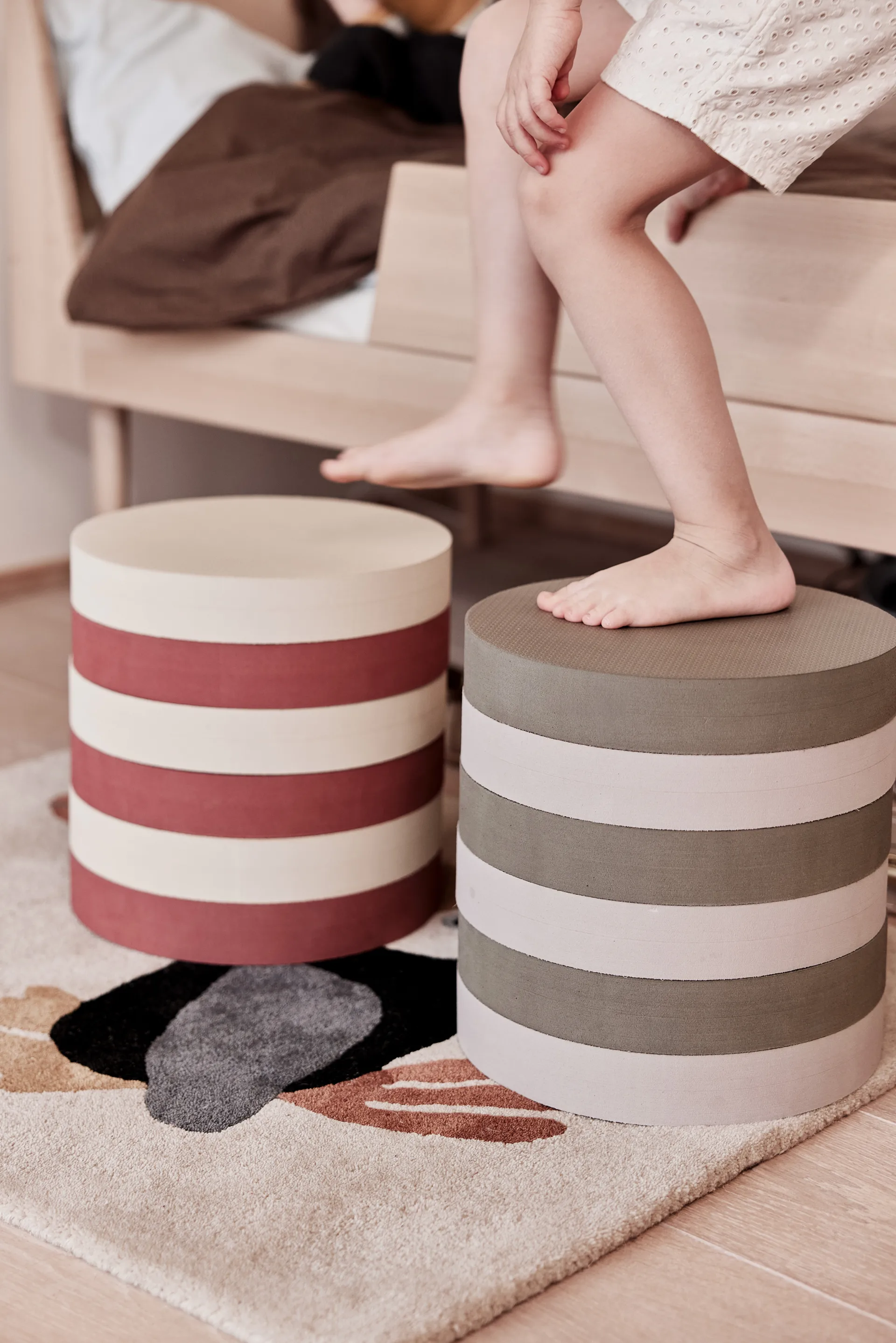 Iro stackable stool, Vanilla-nutmeg OYOY