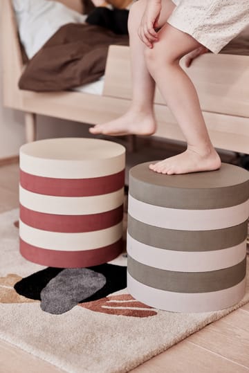 Iro stackable stool - Vanilla-nutmeg - OYOY