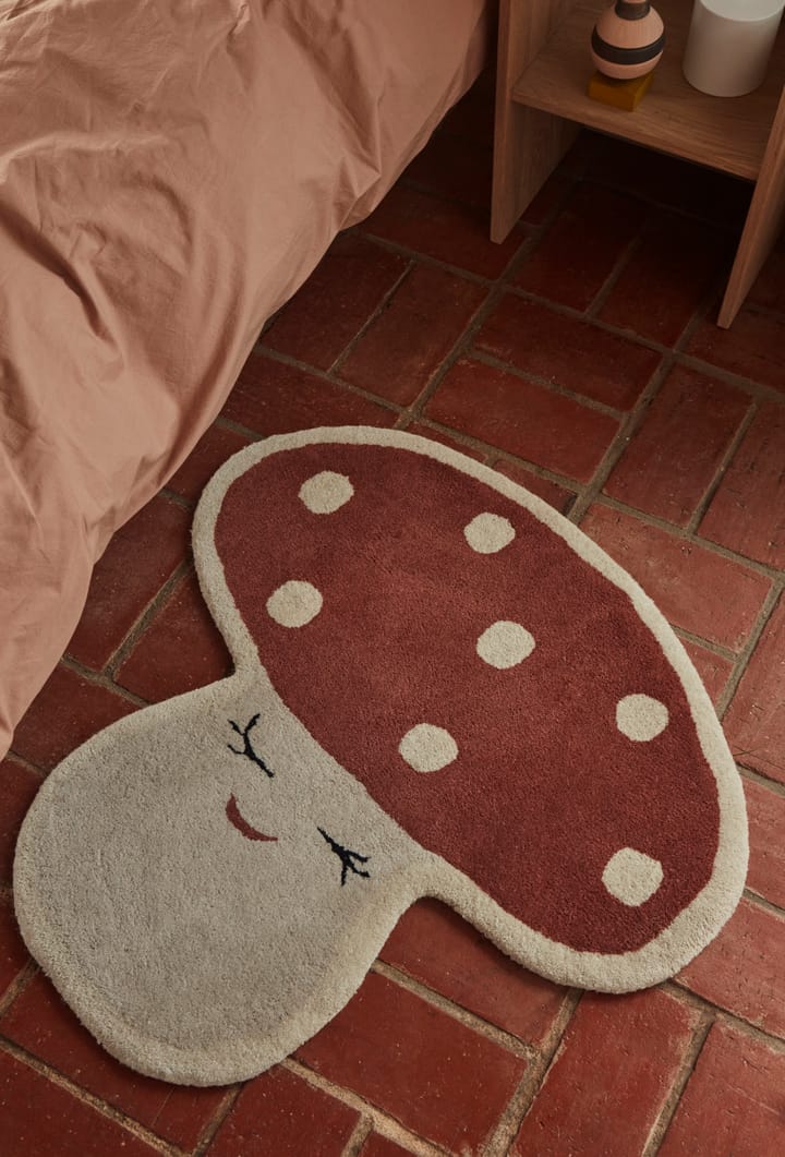 Malle mushroom rug  75x77 cm - Red - OYOY