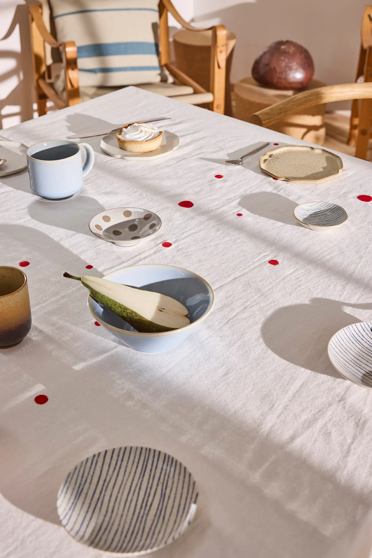 Nori tablecloth 140x260 cm, White-cherry red OYOY
