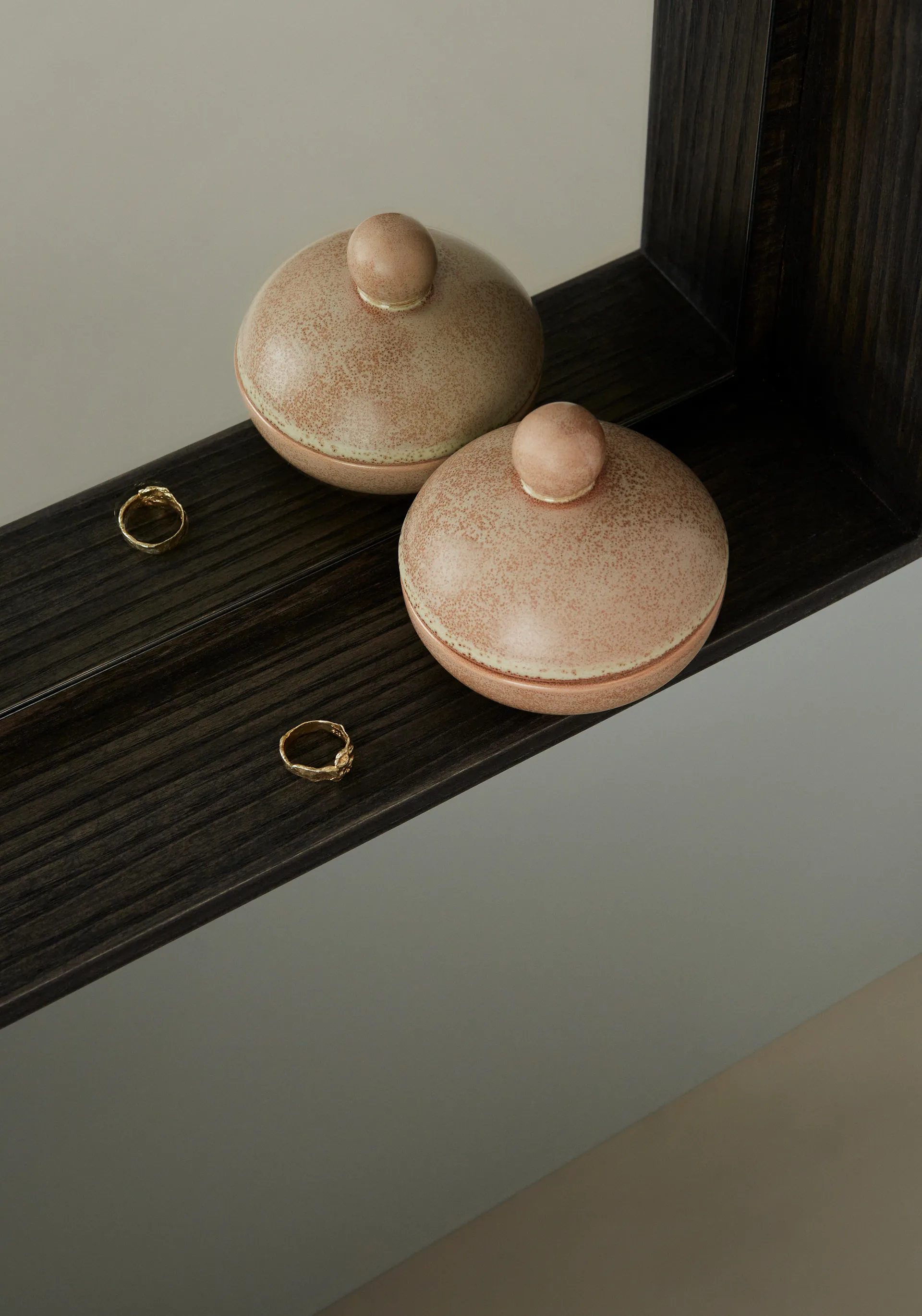 Saga Bonbonniere bowl with lid low Ø8 cm, Camel OYOY