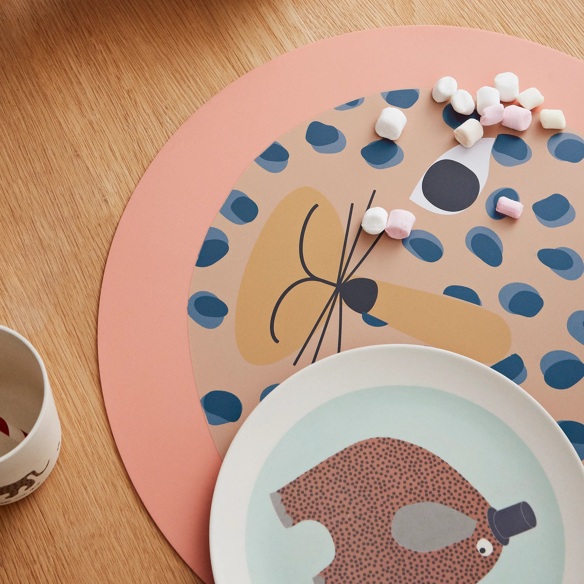 Snow leopard placemat, Coral OYOY