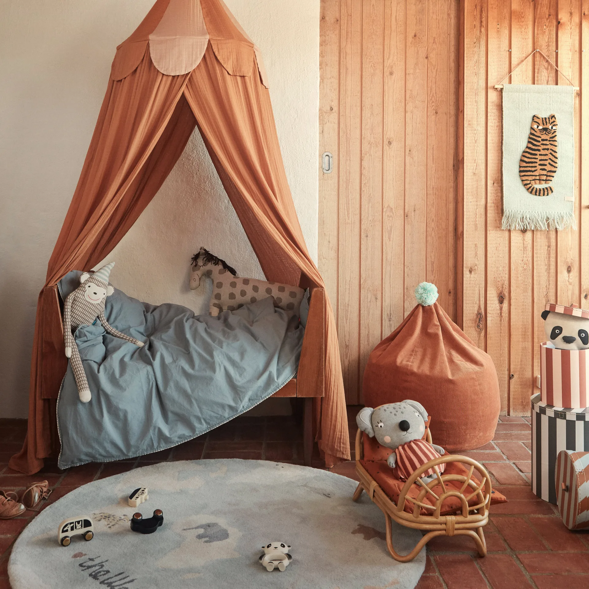 Tiger wall decoration 32x70 cm, green OYOY