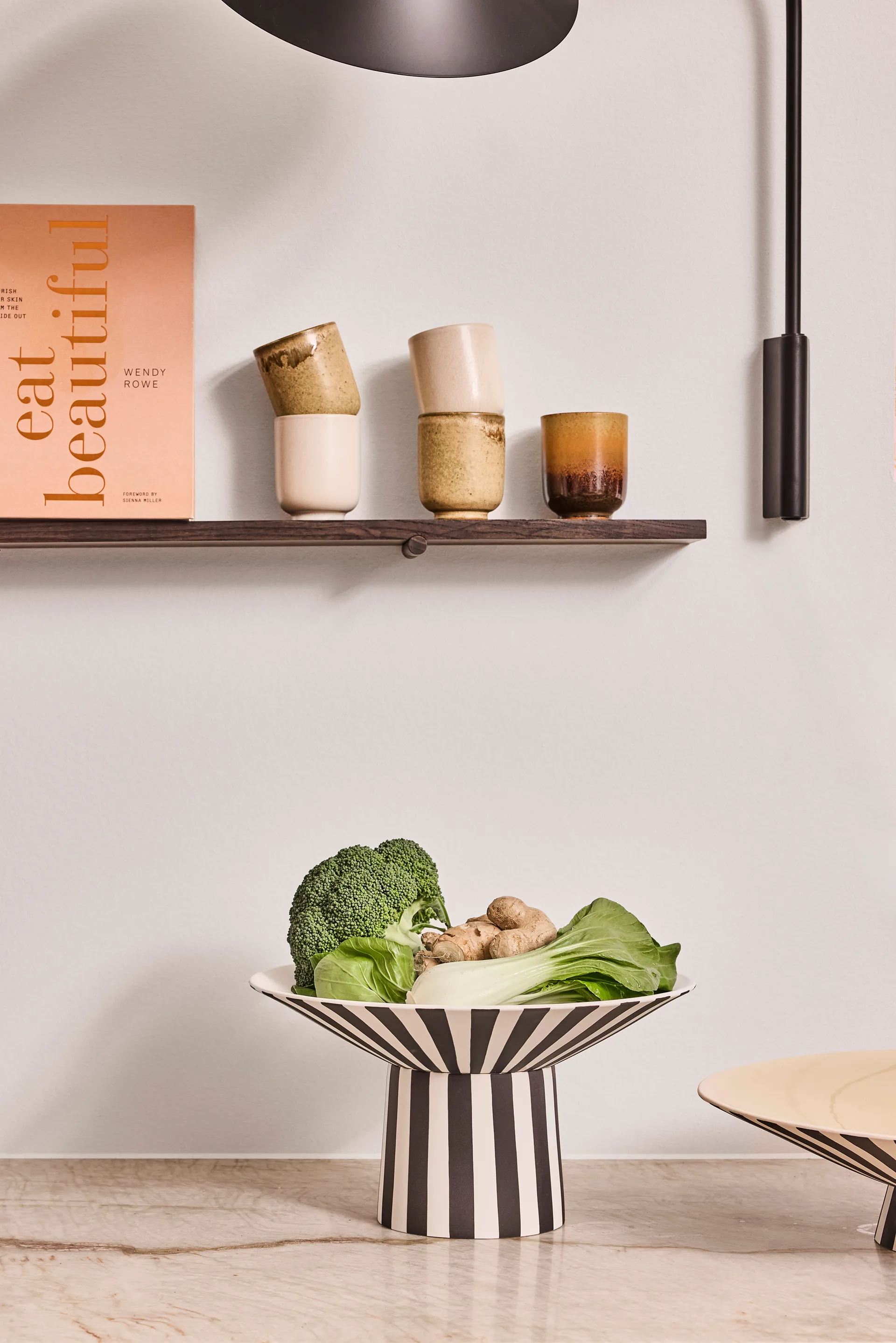 Toppu centerpiece high Ø30x17 cm, White-black OYOY