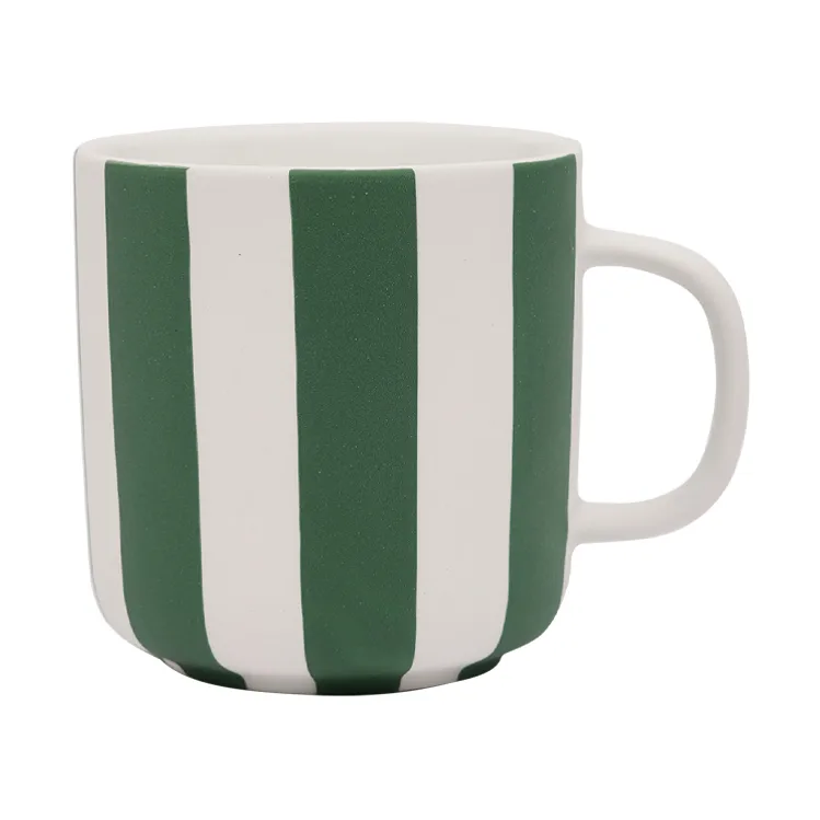 OYOY Toppu mug Offwhite-green | Scandinavian Design | Coffee cups | White