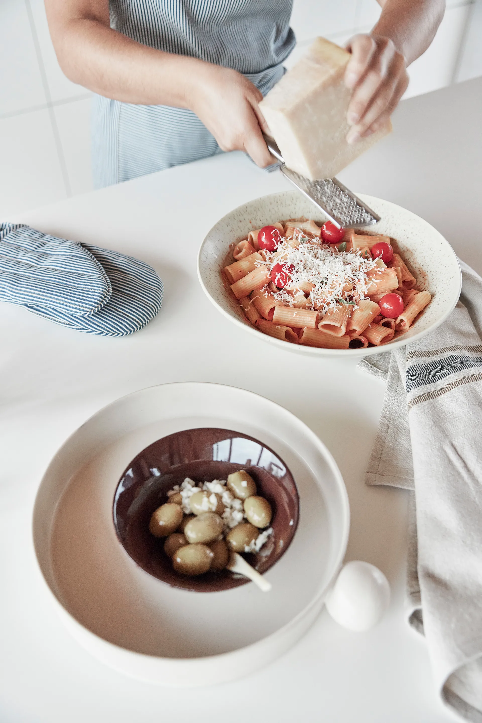 Yuka bowl Ø28 cm, Reactive olive OYOY