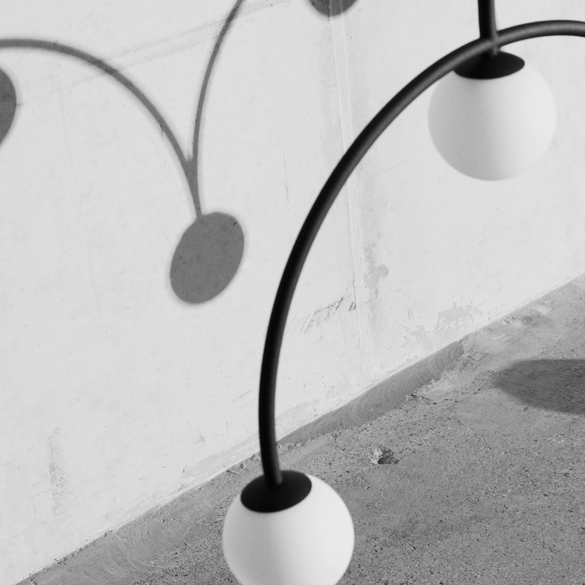Bounce 116 ceiling lamp, Black-opal glass Pholc