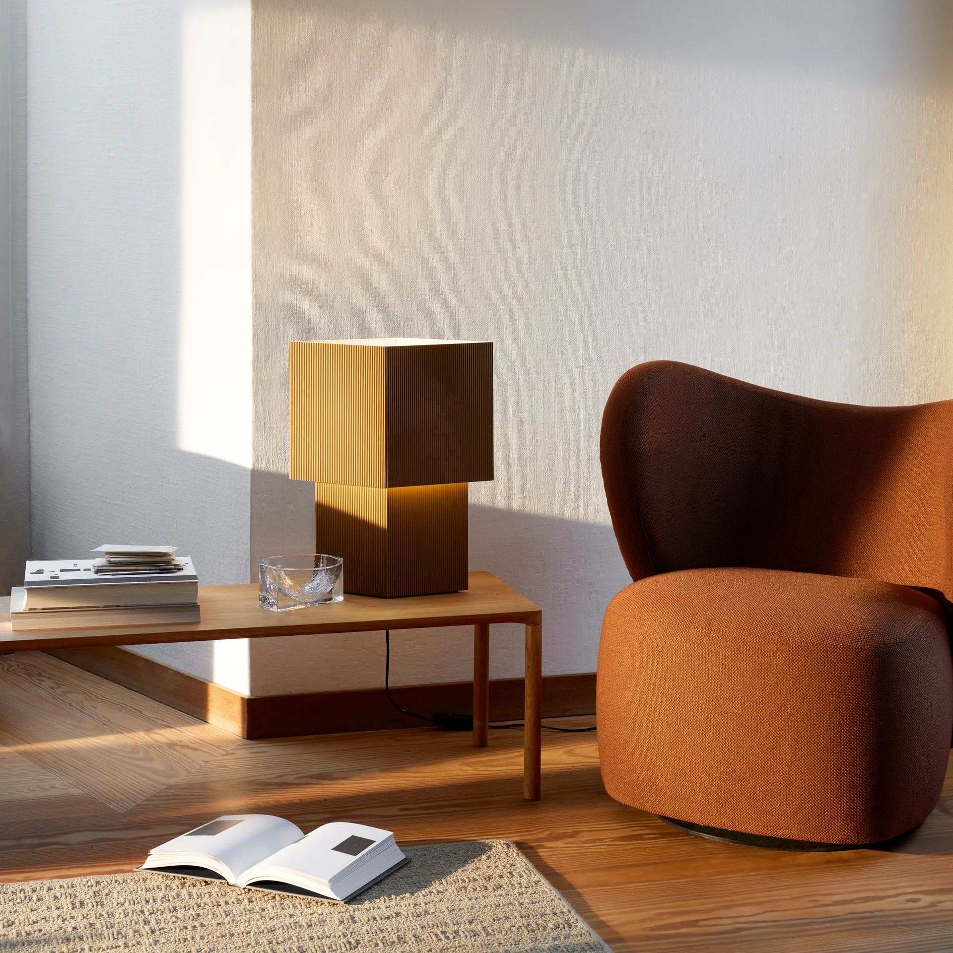 Romb 48 table lamp, Cumin Pholc