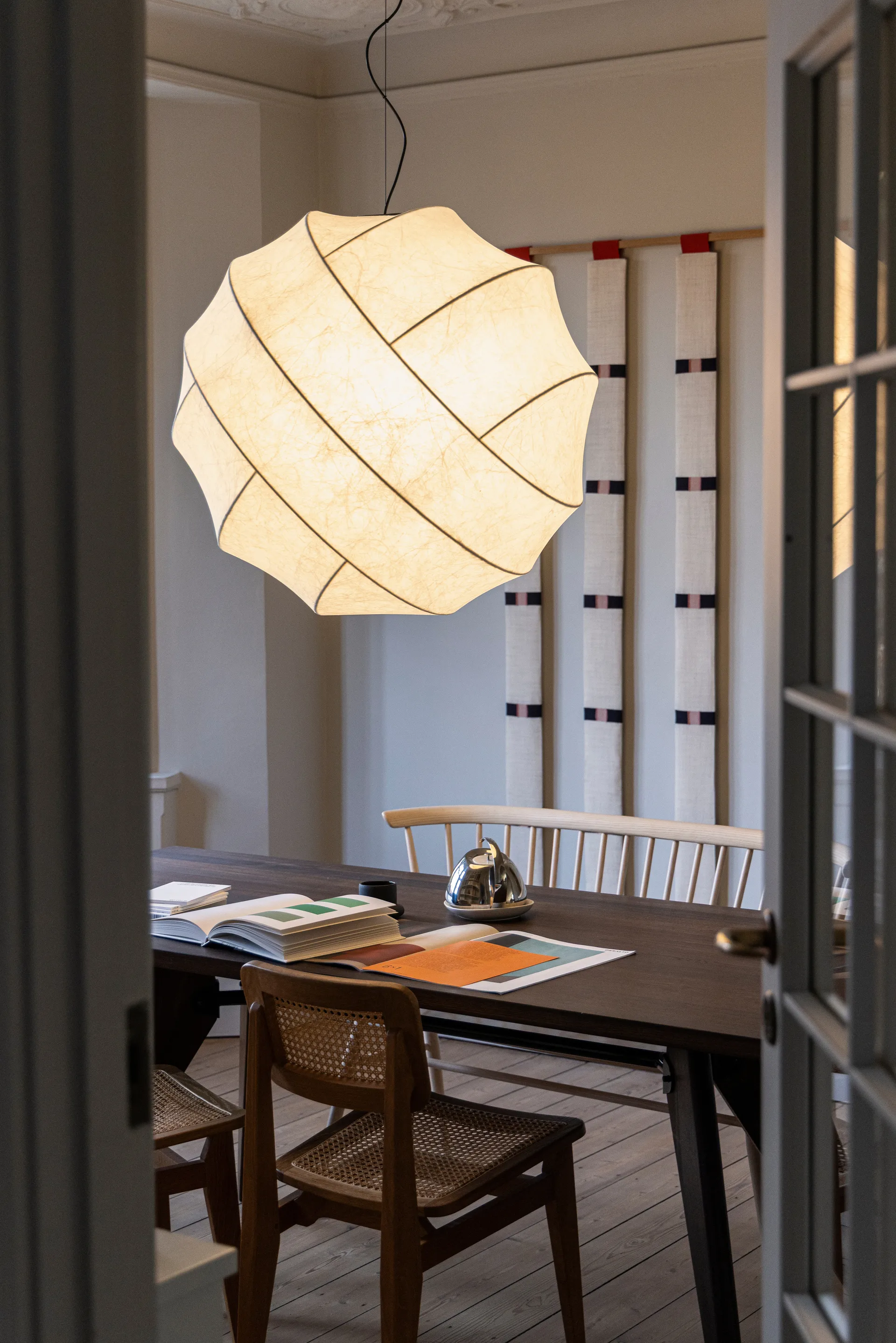 Turner 80 pendant, White Pholc