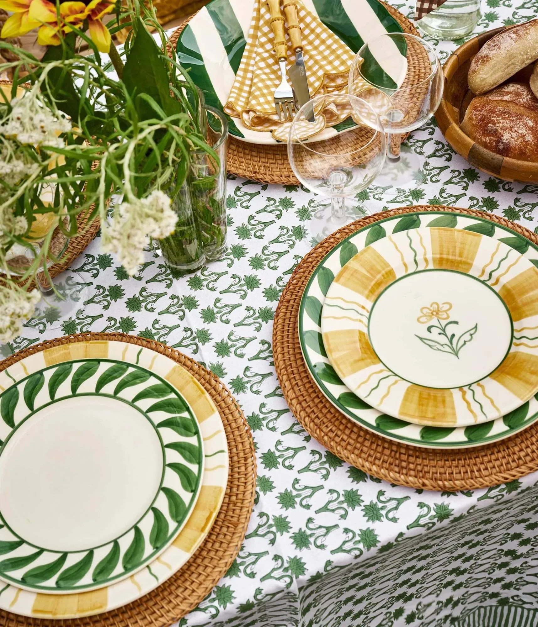 Classic Rattan placemat, Dark Brown, 33 cm Pick a Poppy