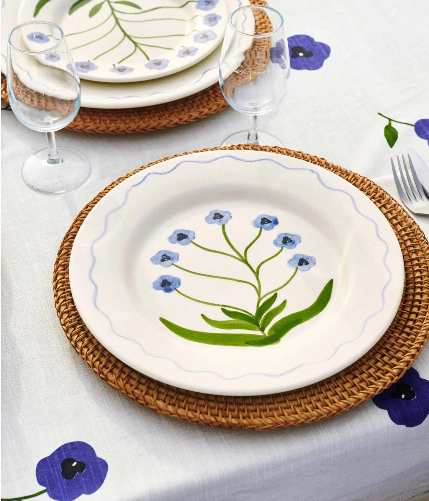 Madelen Möllard Pansy plate, Blue, 28 cm Pick a Poppy