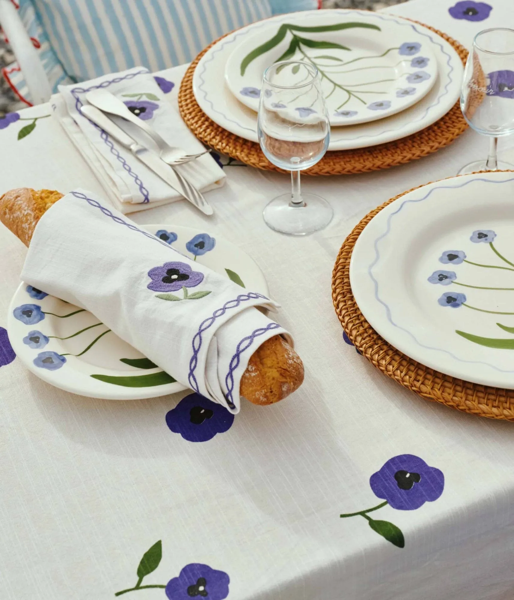 Madelen Möllard Pansy tablecloth, Blue, 350x150 cm Pick a Poppy