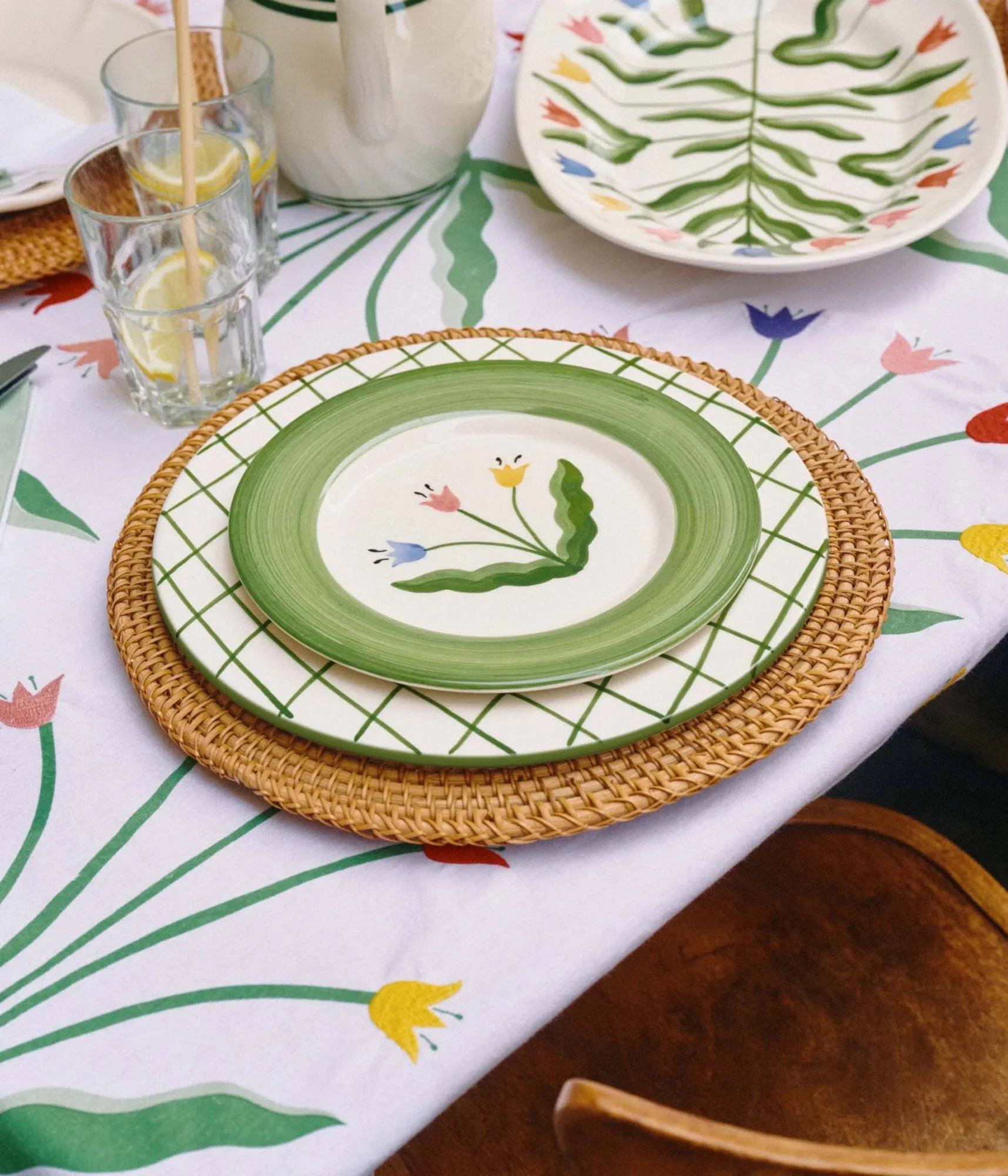 Madelen Möllard Tulip salad plate, Green, 22 cm Pick a Poppy