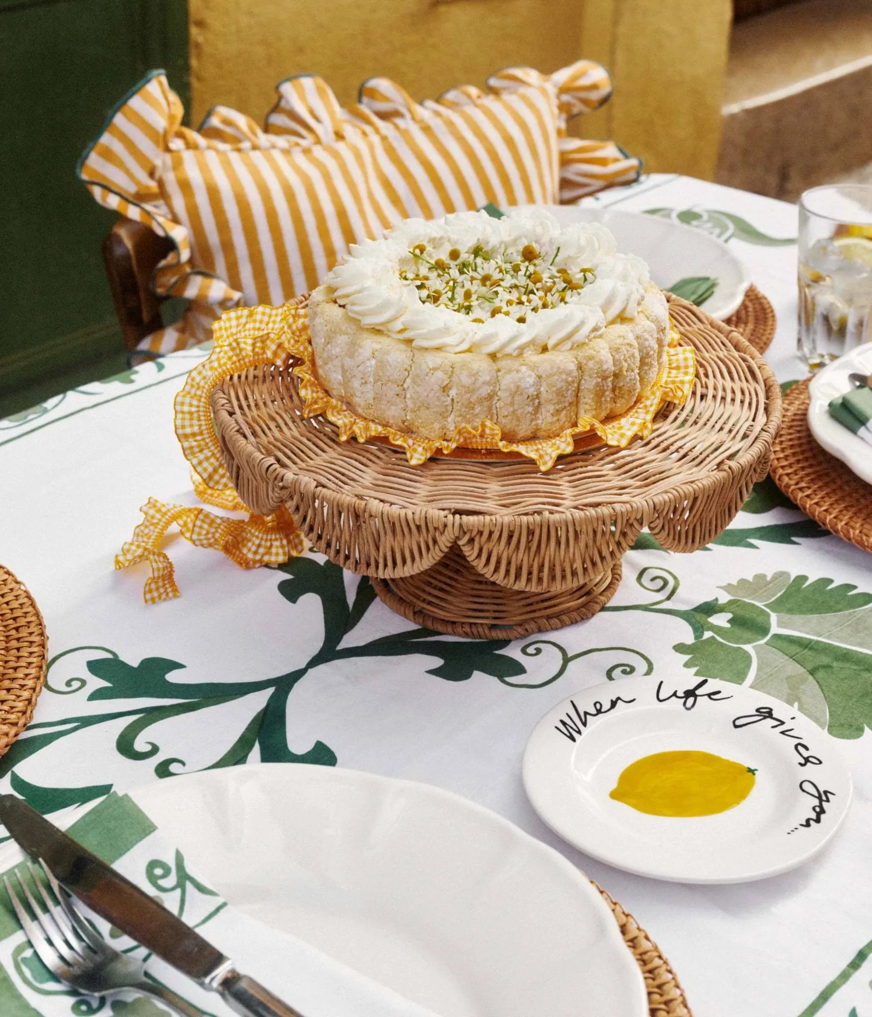 Scallop Cake serving platter, Natural, 30x12 cm Pick a Poppy