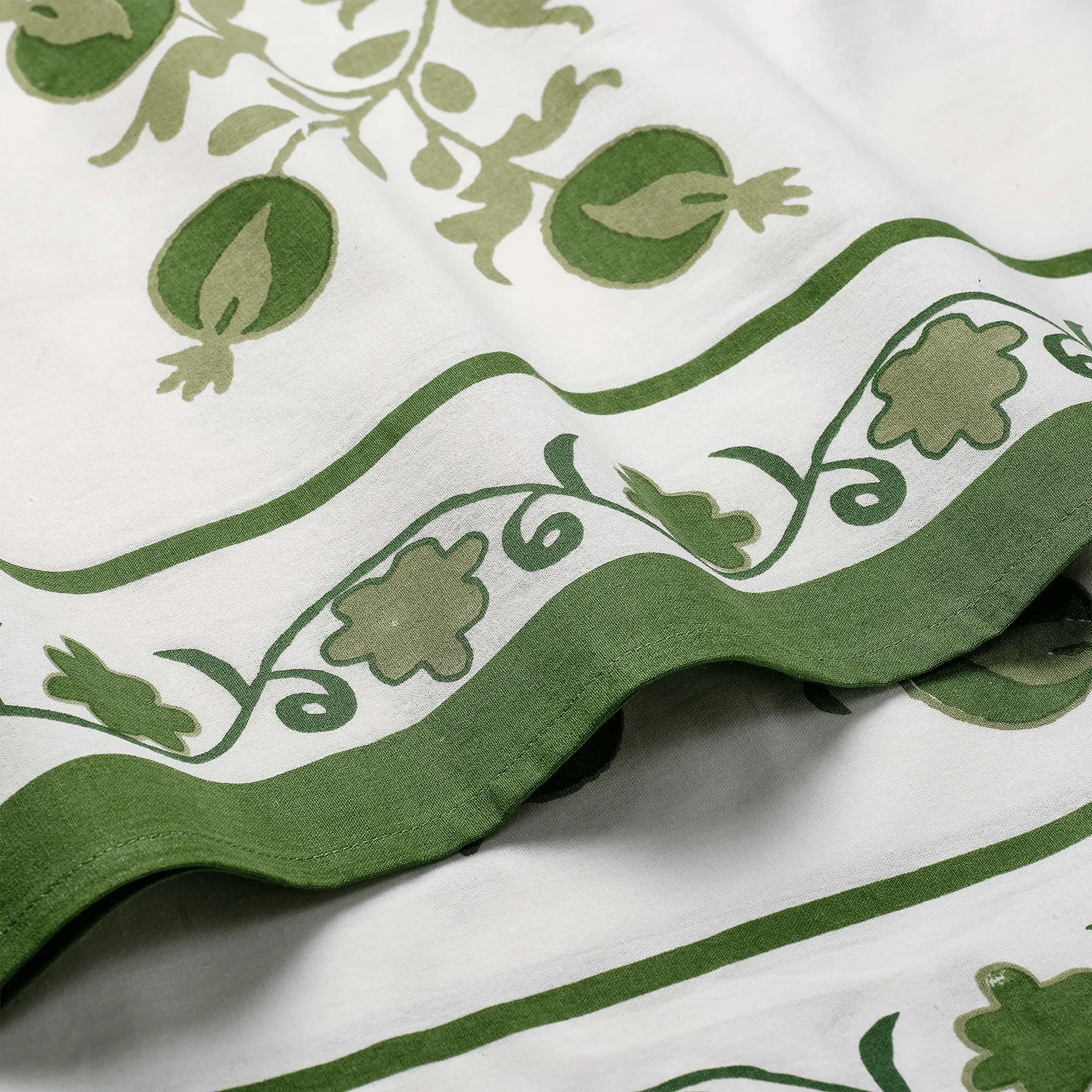 Suzani tablecloth, Green, 350x150 cm Pick a Poppy