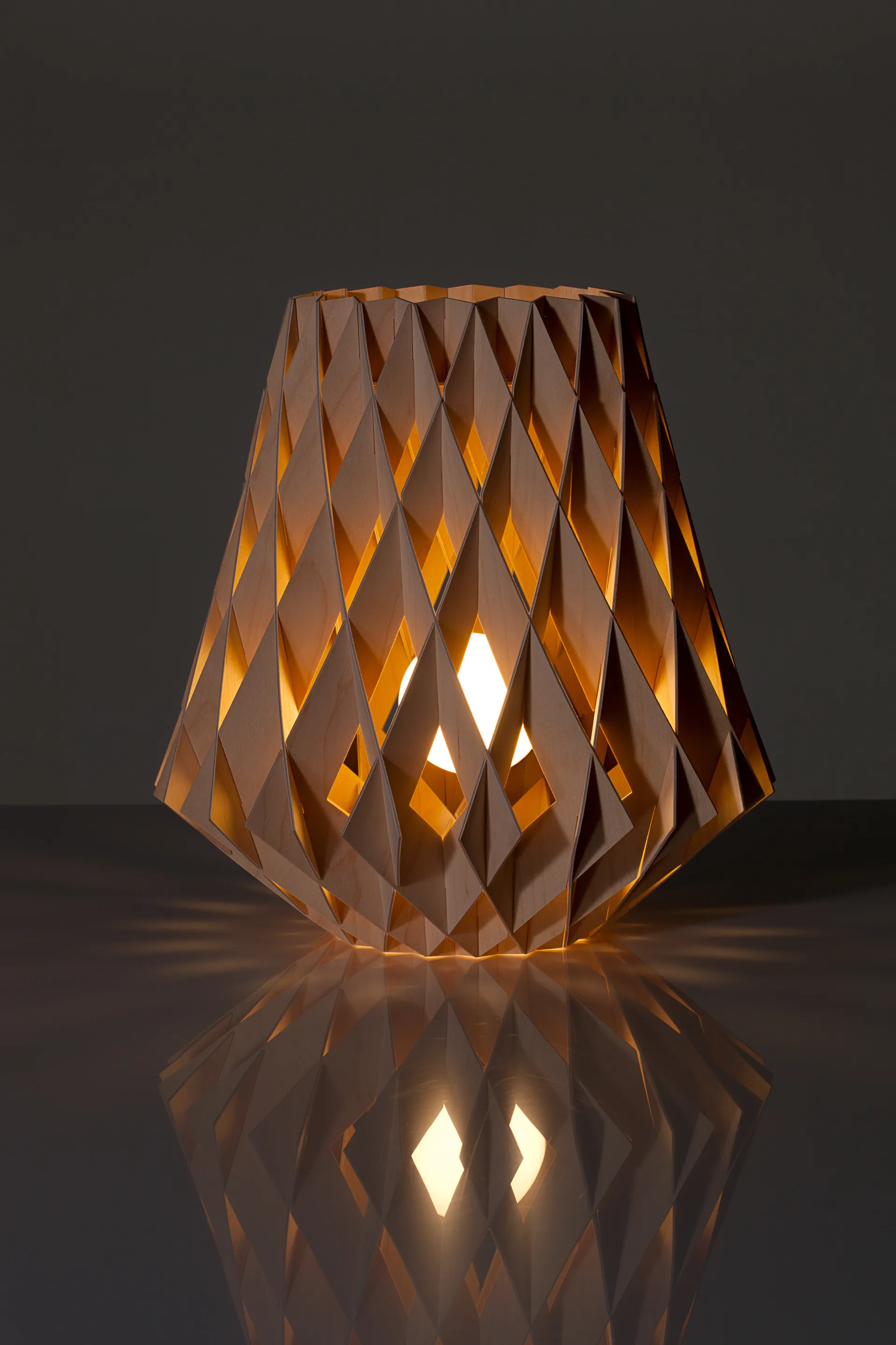 Pilke Signature table lamp Ø28 cm, birch Pilke