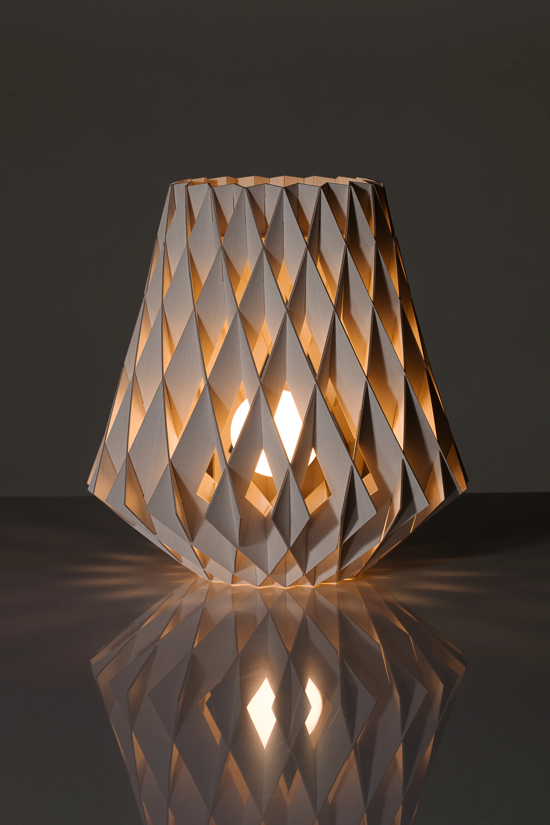 Pilke Signature table lamp Ø28 cm, White Pilke