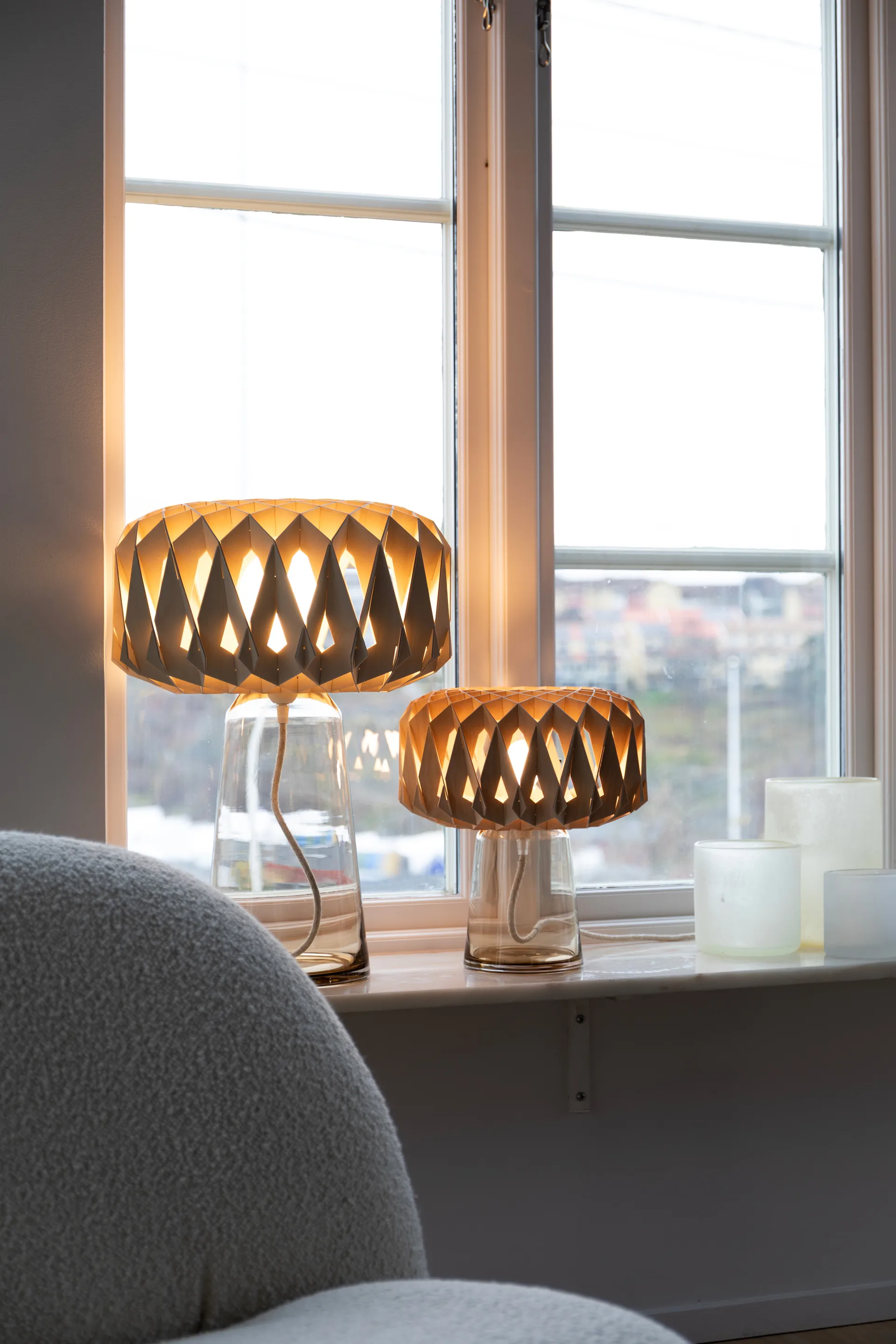 Signature 25 table lamp, Amber-birch, Ø28x34 cm Pilke