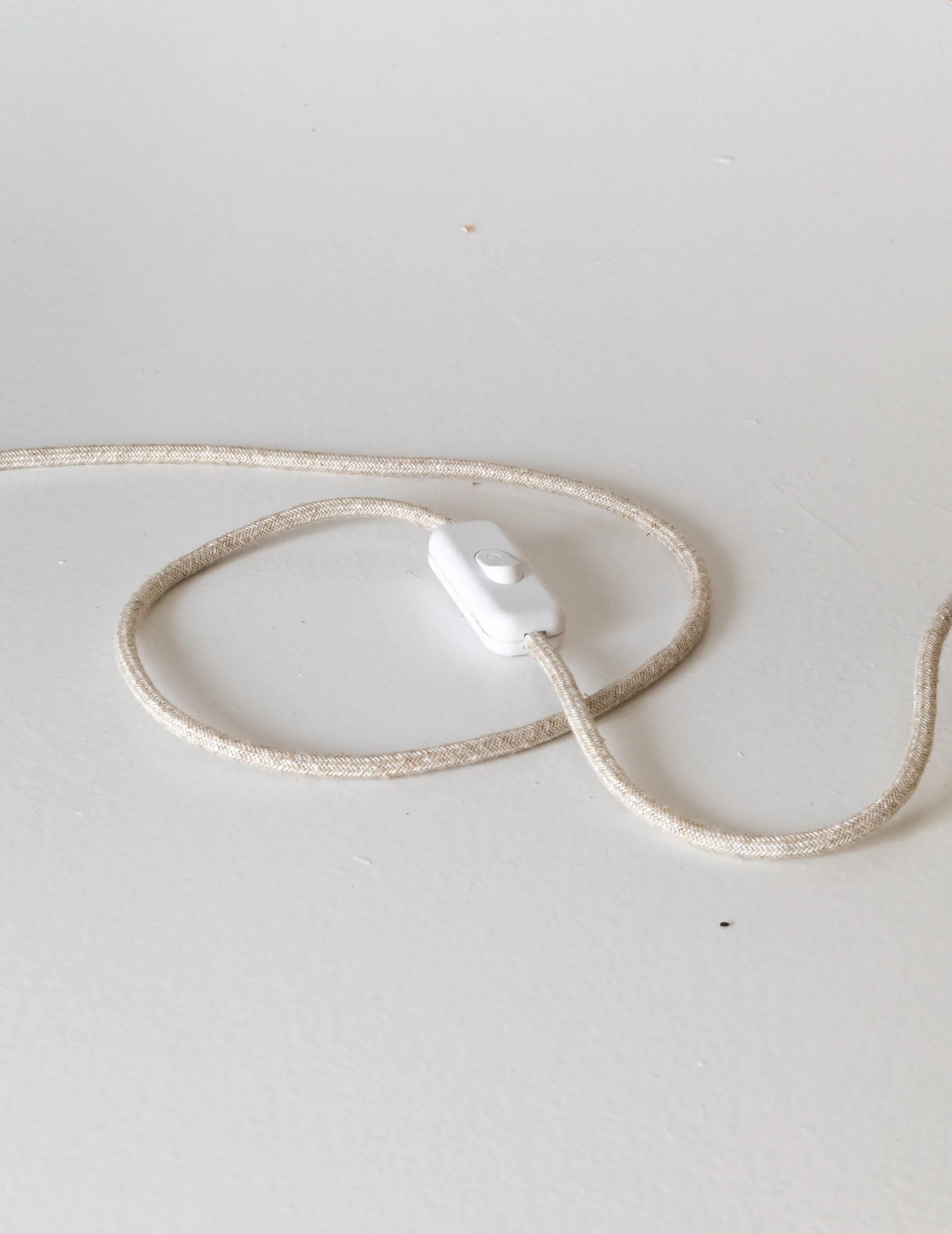 Signature 25 table lamp, Amber-birch, Ø28x34 cm Pilke