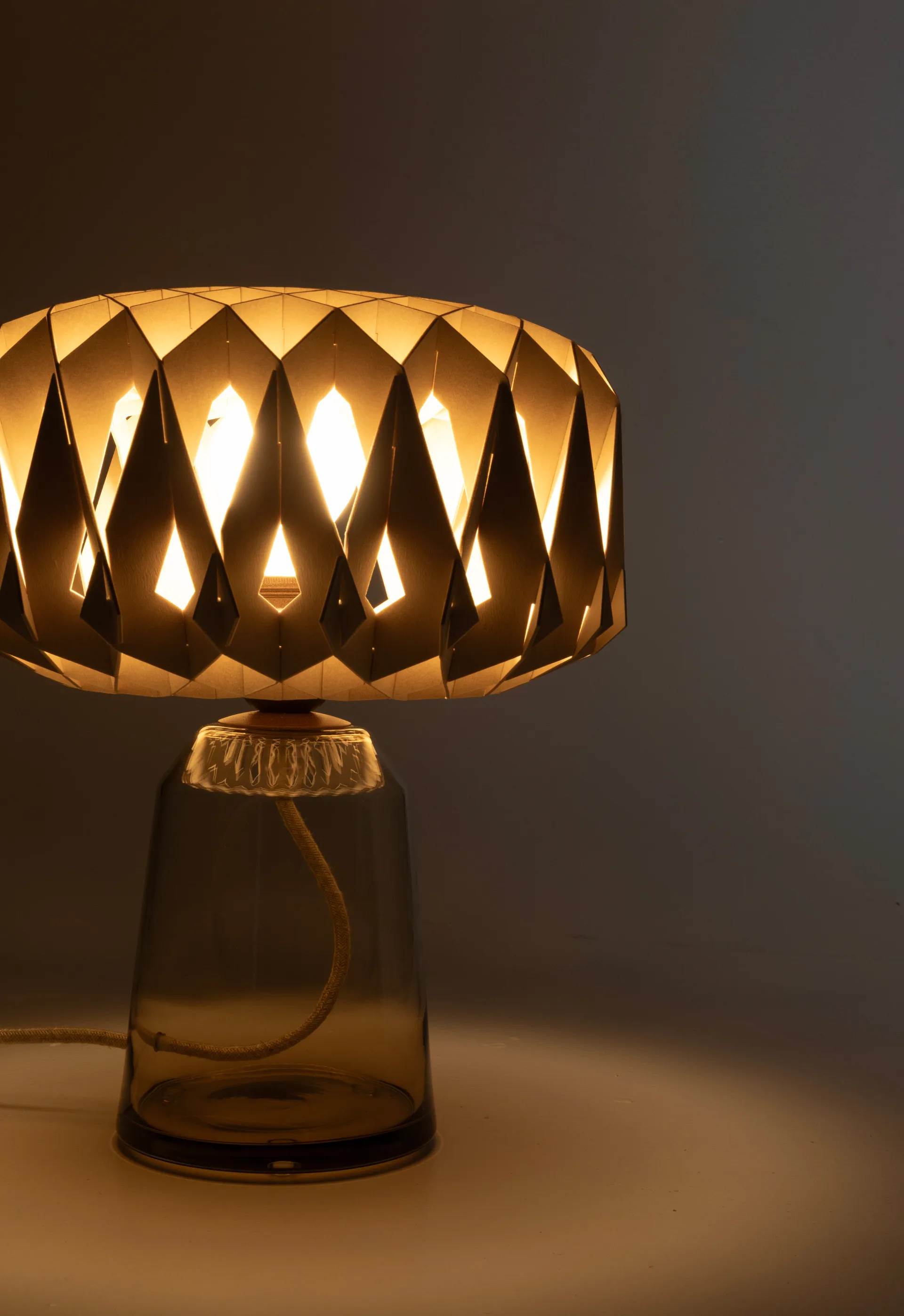 Signature 25 table lamp, Amber-birch, Ø28x34 cm Pilke