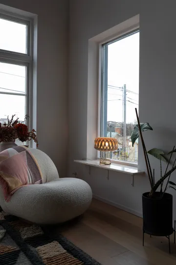 Signature 25 table lamp - Amber-birch, Ø28x34 cm - Pilke