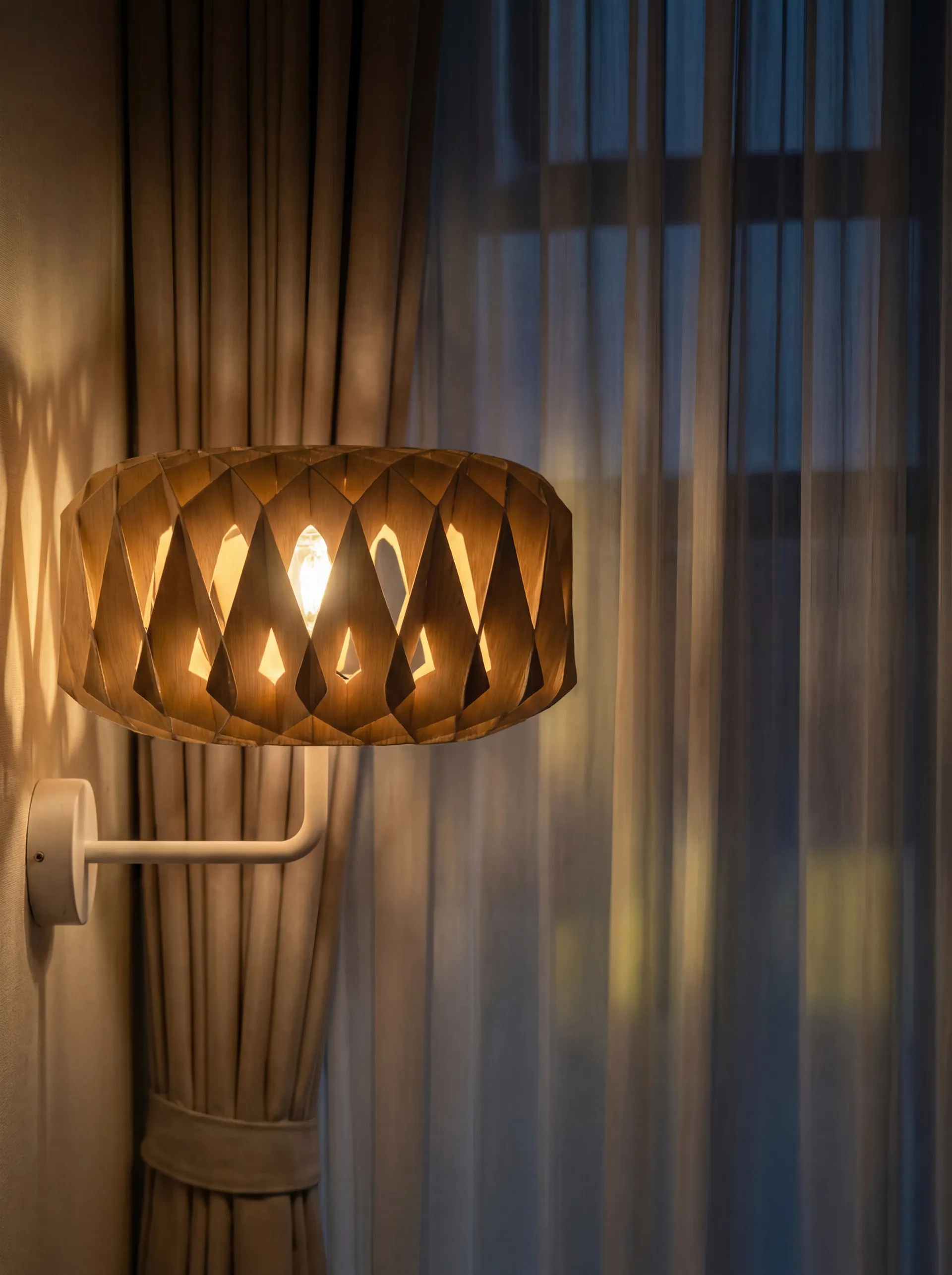 Signature 25 wall lamp, Birch, Ø28x15.5 cm Pilke