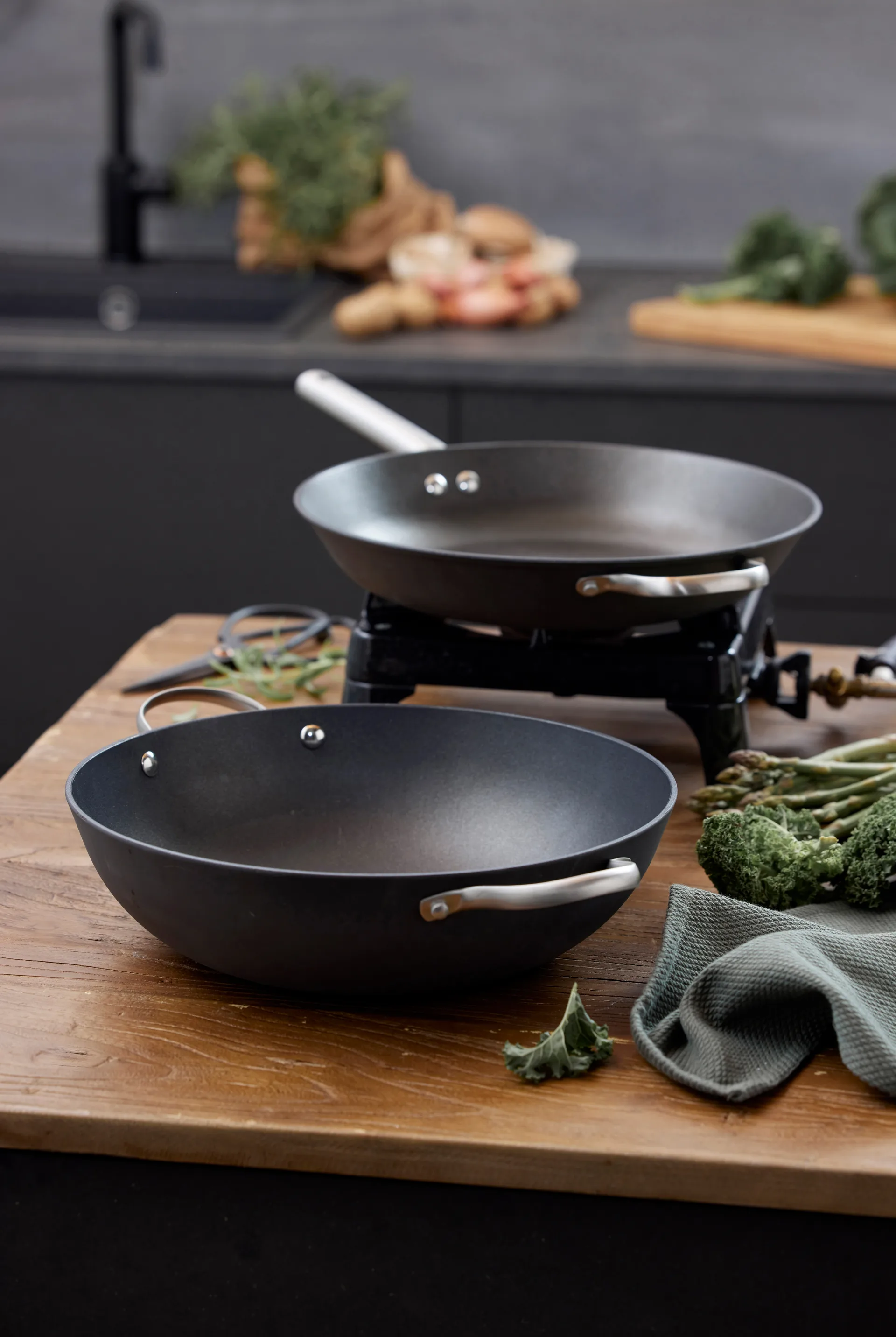 Garonne wok pan lightweight cast iron, Ø34 cm Pillivuyt