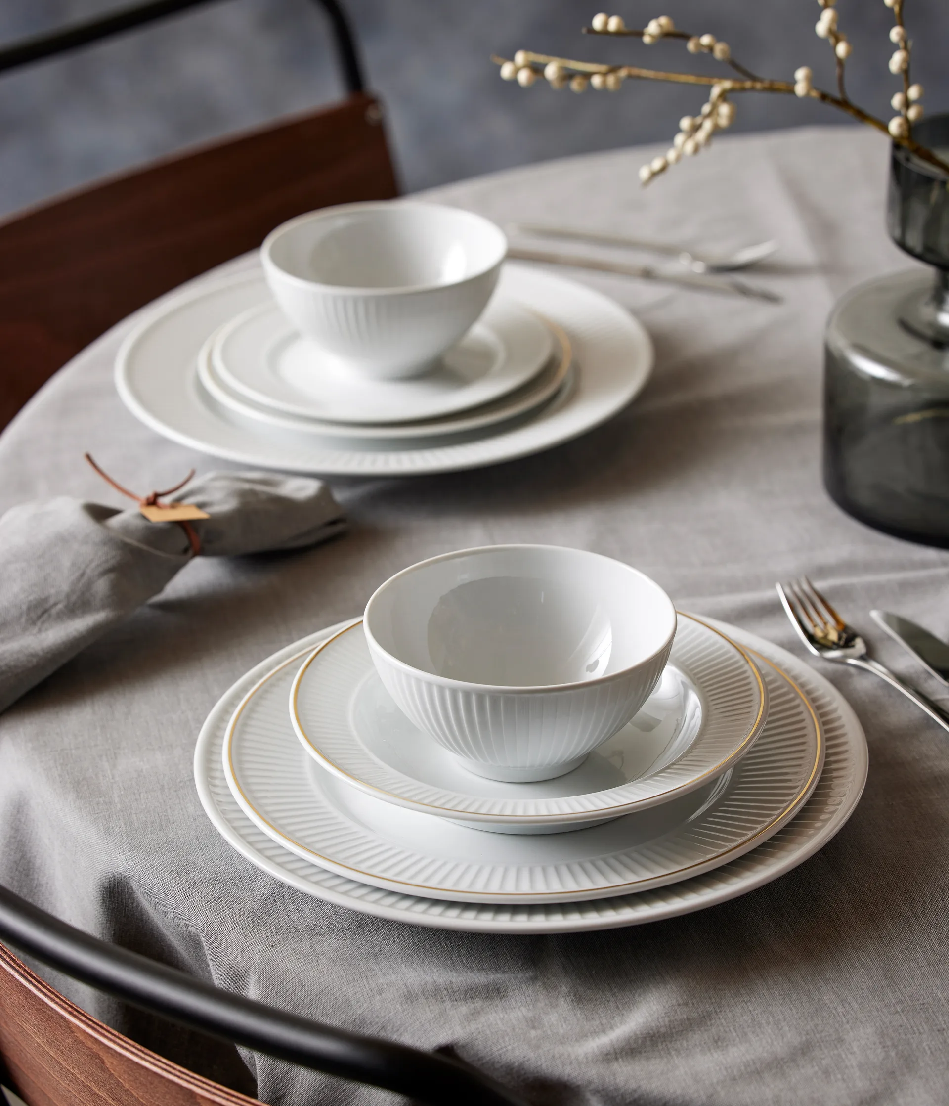 Plissé plate with gold edge Ø22 cm, White Pillivuyt