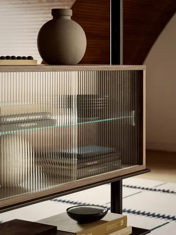 Pira display cabinet - Walnut–fluted glass, 70x31 cm, 4 doors - Pira