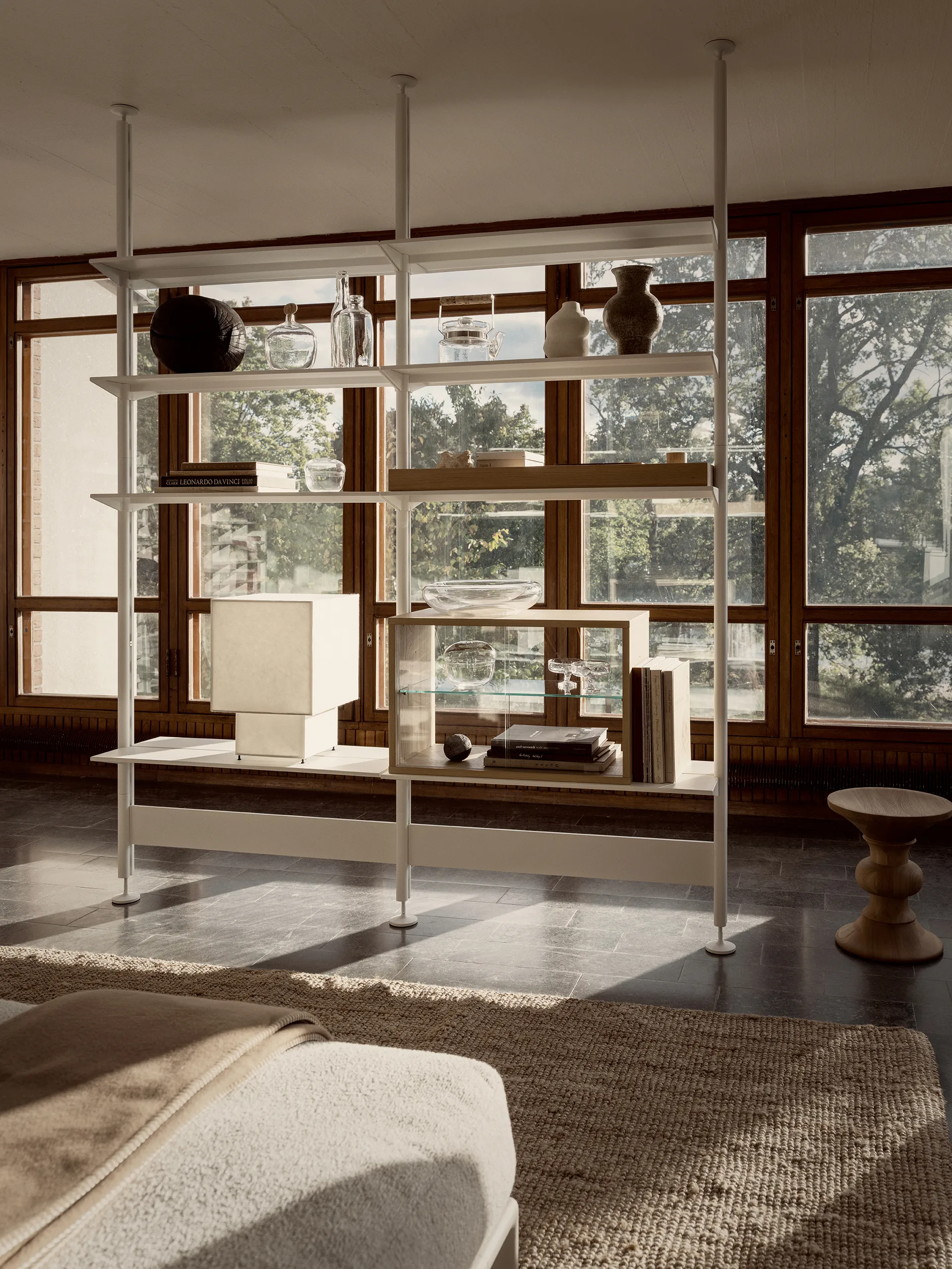 Pira display cabinet, White oak–clear glass, 70x31 cm, glass back Pira