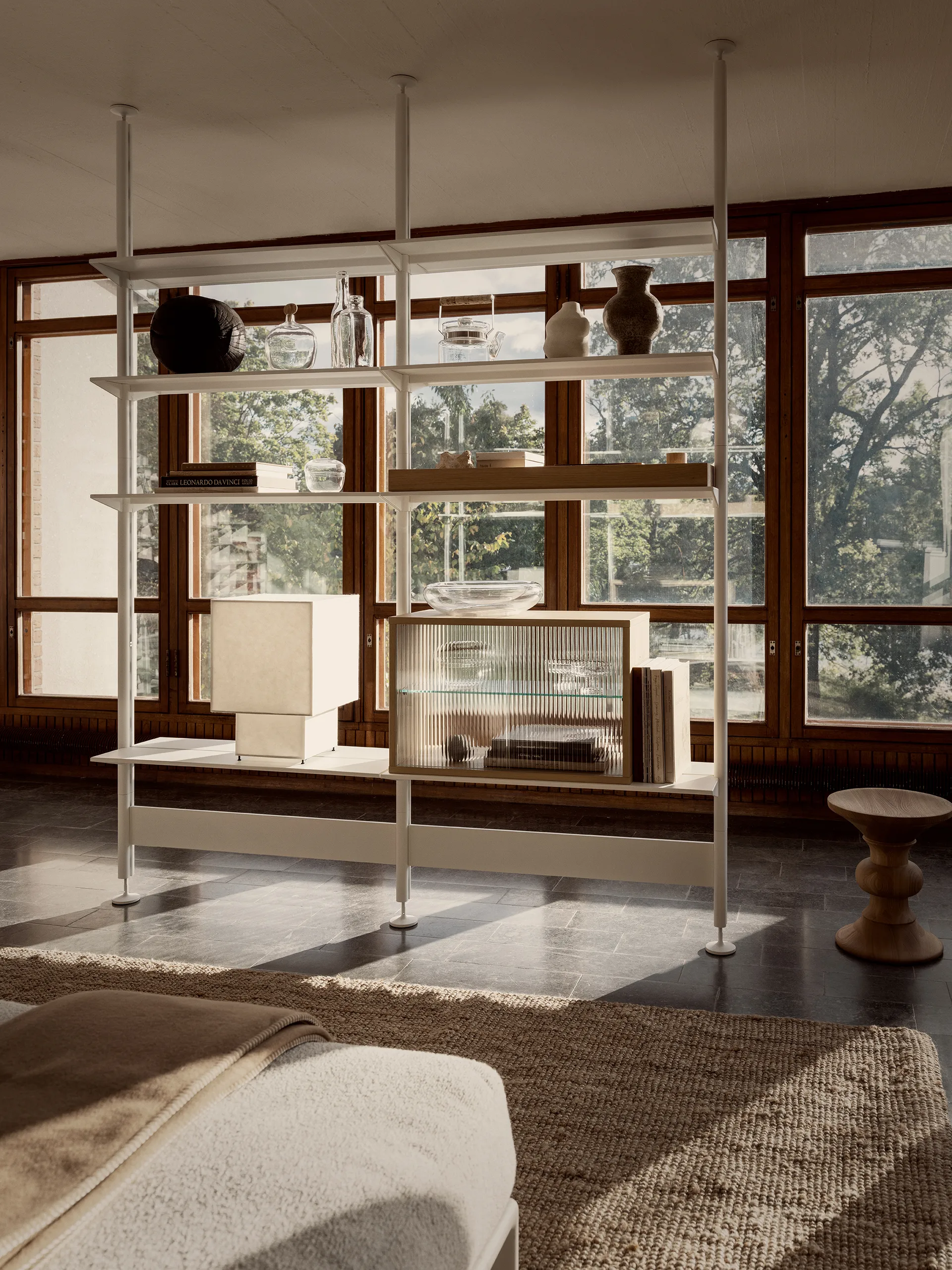 Pira display cabinet, Whitened oak–fluted glass, 70x31 cm, glass back Pira