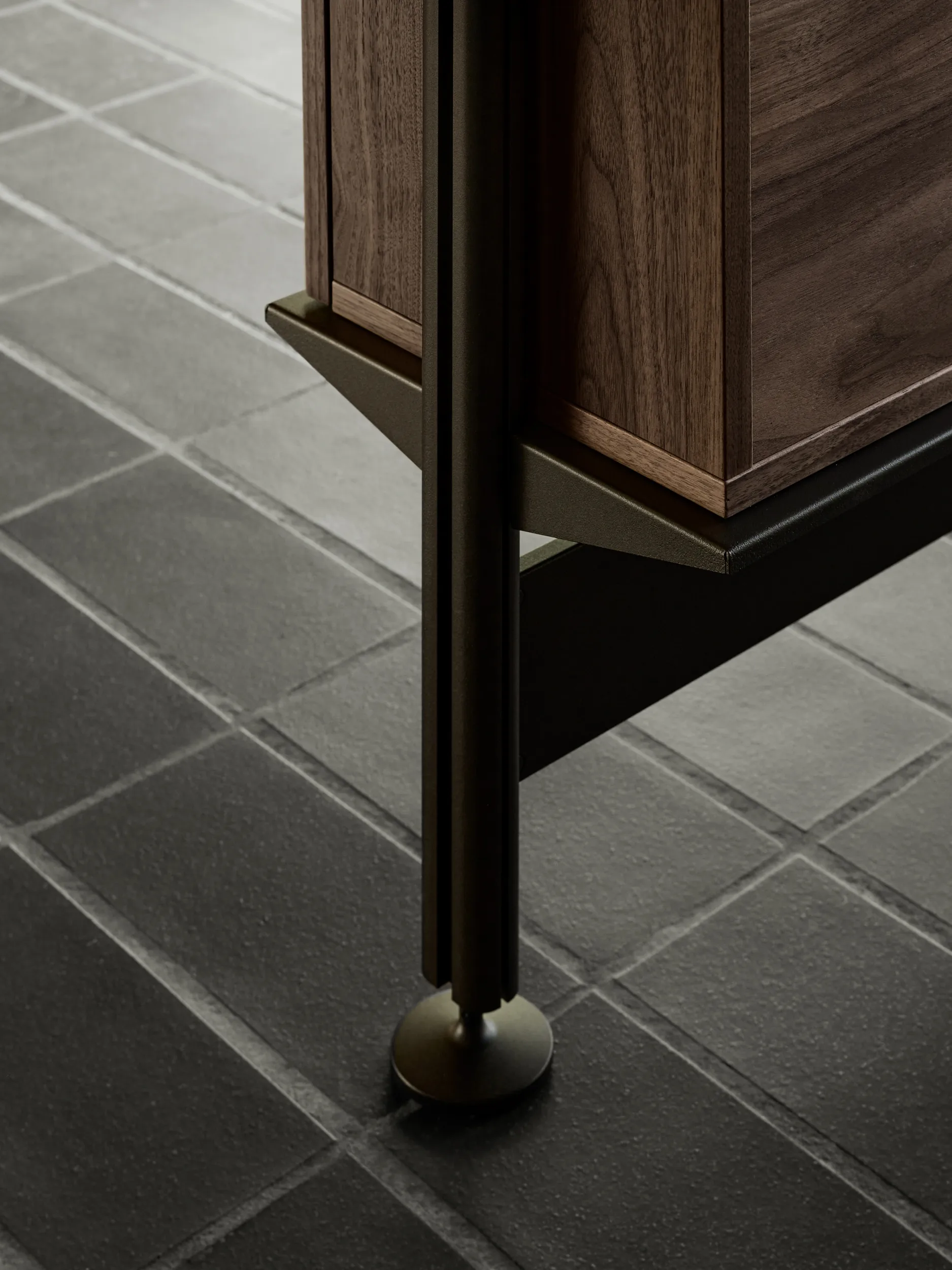 Pira G2 shelving system F C A Black/Walnut 248–255 cm,  Pira