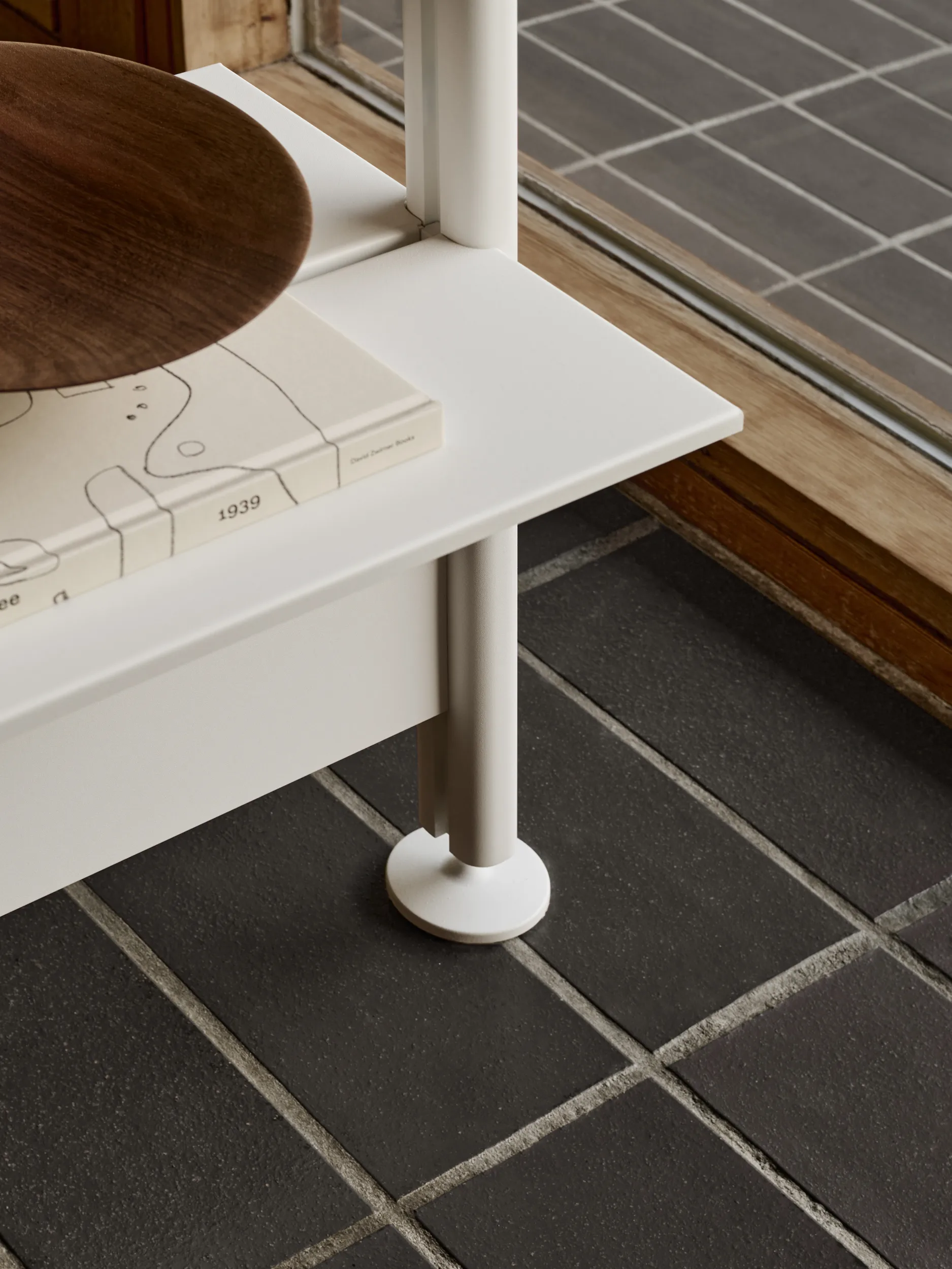 Pira G2 shelving system W A White/Walnut Pira