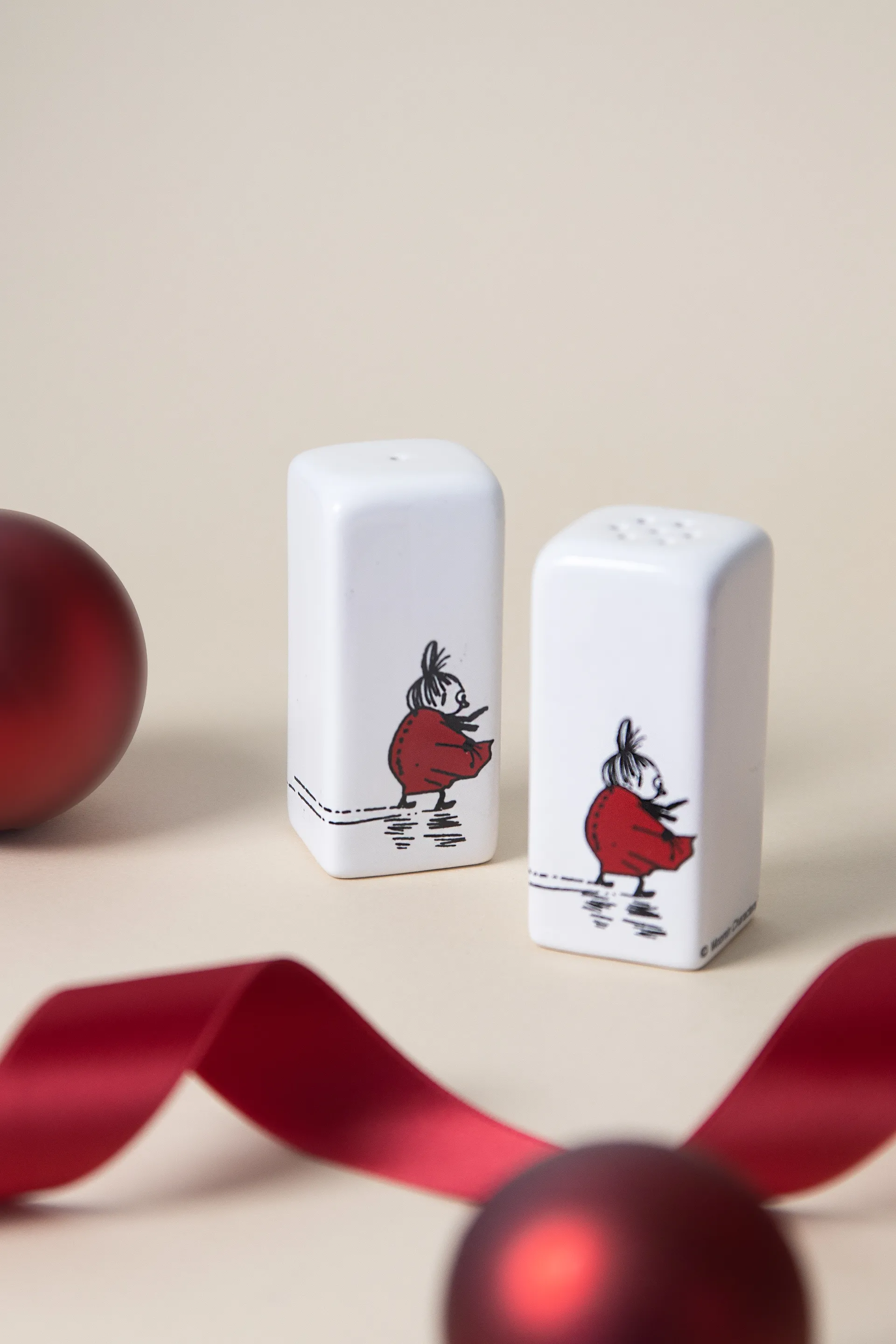 Little My salt- and pepper mills, White Pluto Design