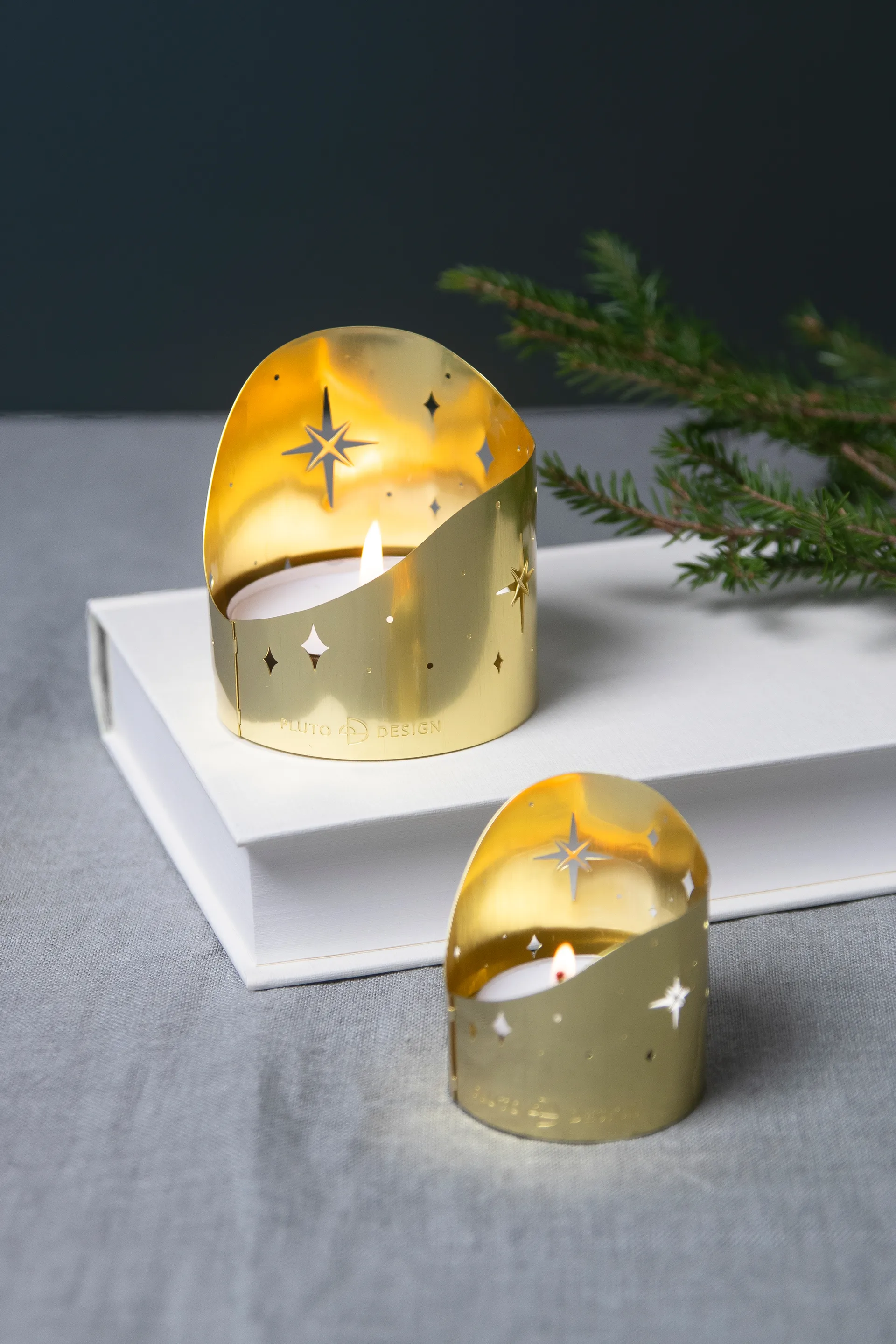 Northern star tealight holder Ø4.5 cm, Gold-plated metal Pluto Design
