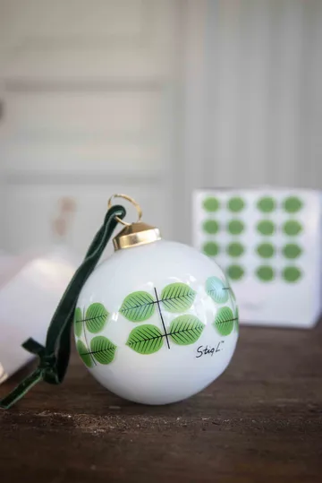 Stig L Berså Christmas bauble Ø8 cm - White-green - Pluto Design