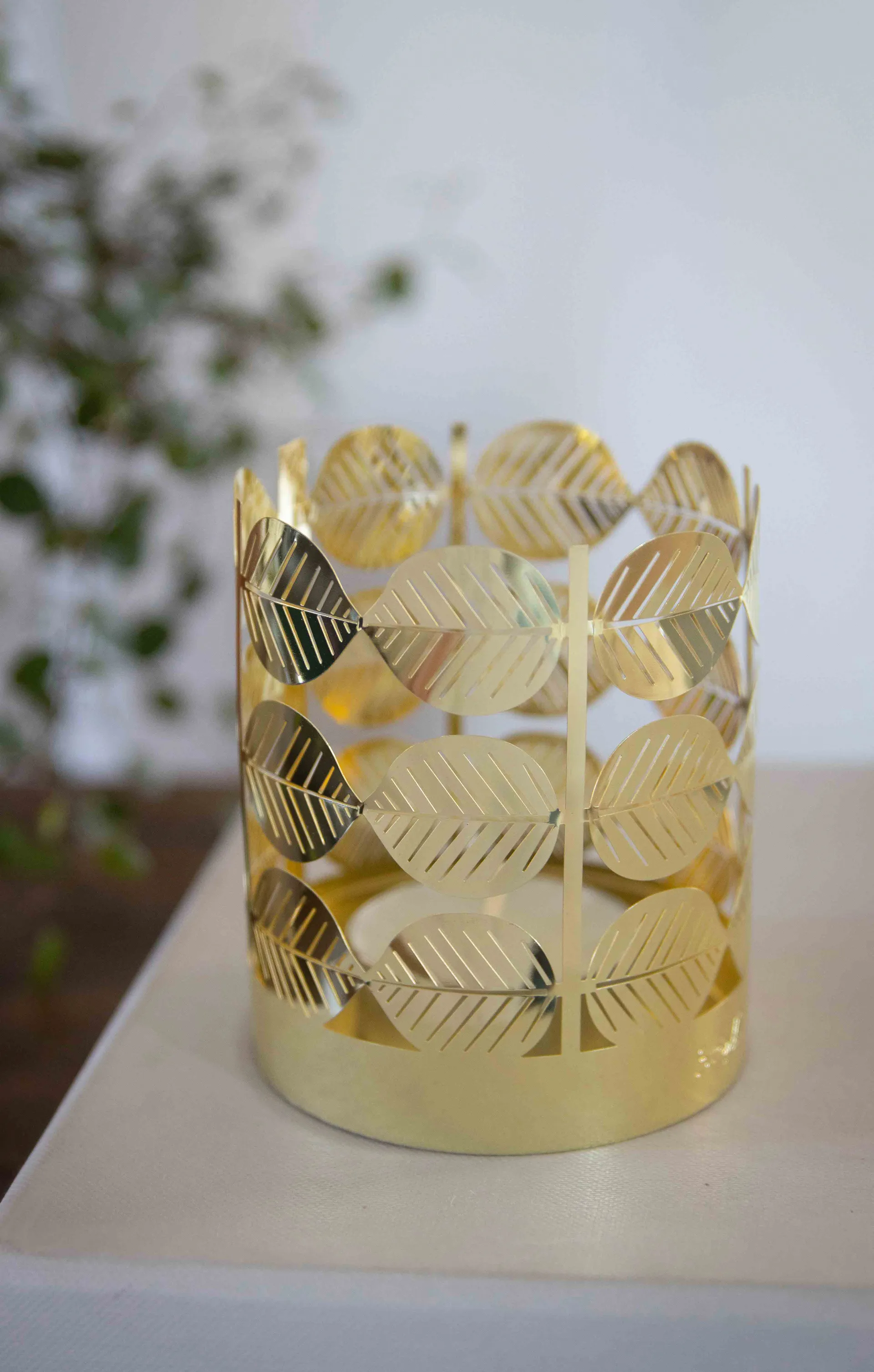 Stig L Berså tealight holder, Gold Pluto Design