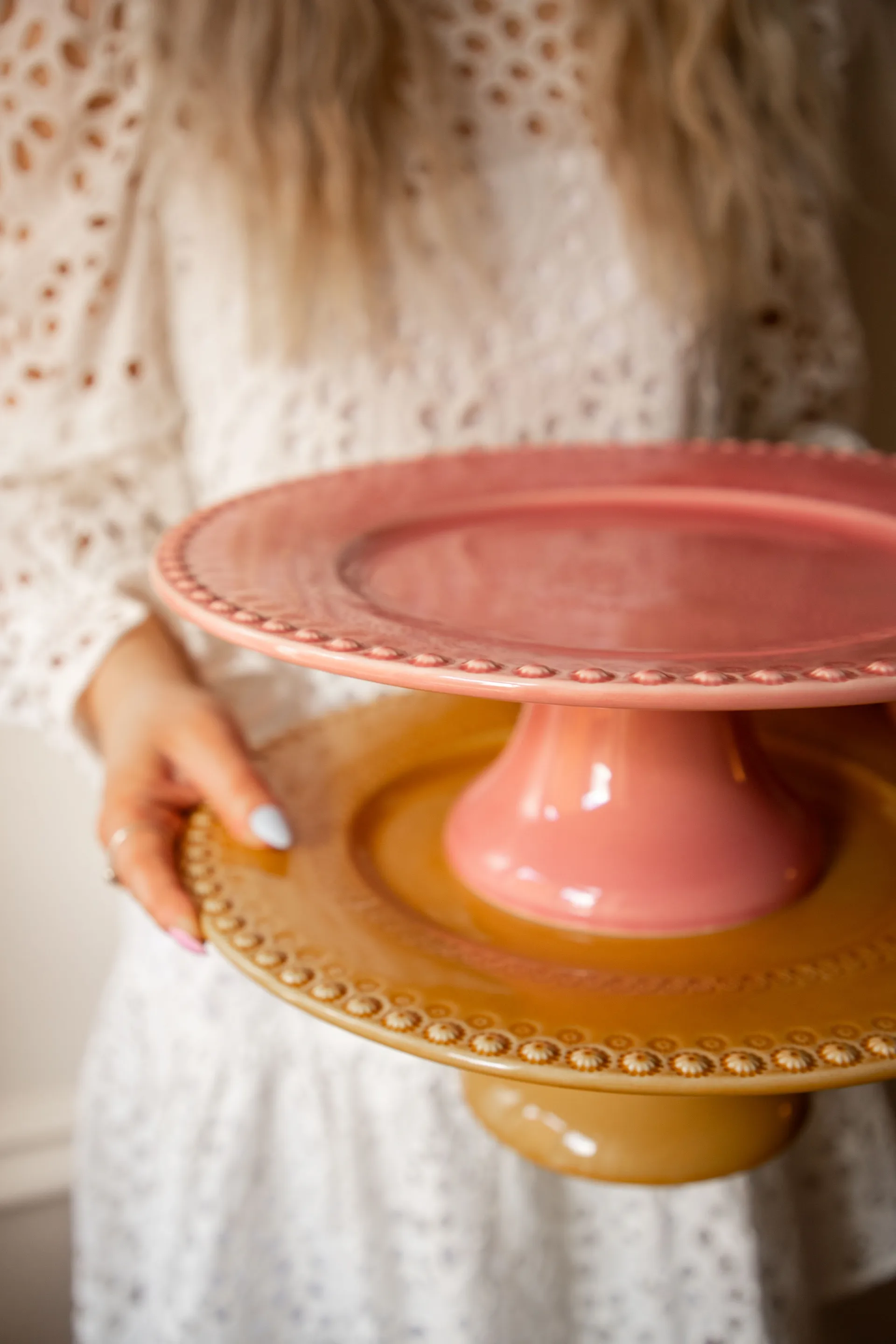 Daisy cake plate Ø 35 cm, sienna PotteryJo