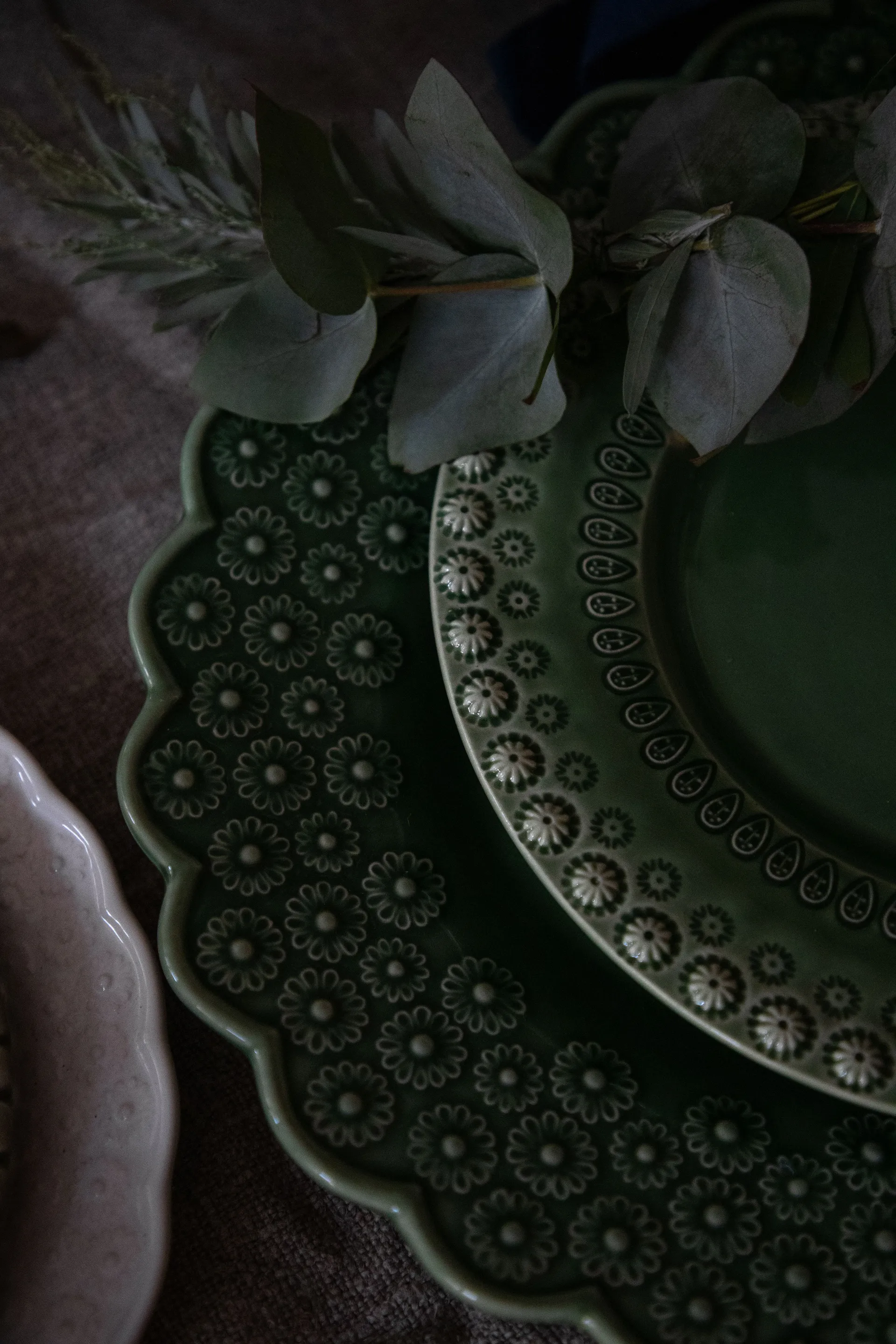 Ditsy oval serving saucer, forest (darkgreen) PotteryJo