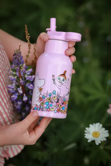 Moomin Meadow water bottle 34 cl - Pink - Rätt Start