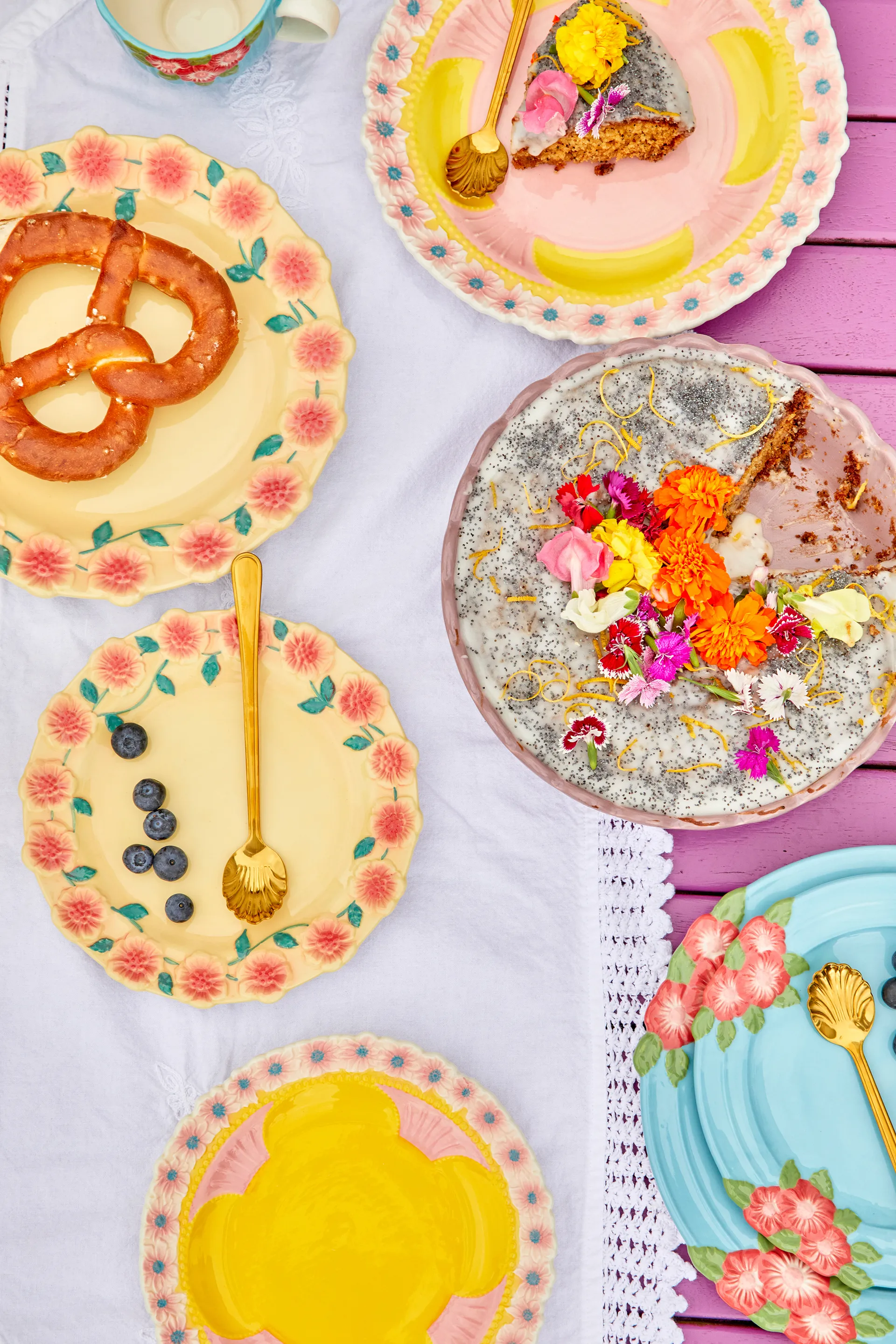 Rice Embossed Flower ceramic plate Ø25.5 cm, Creme RICE