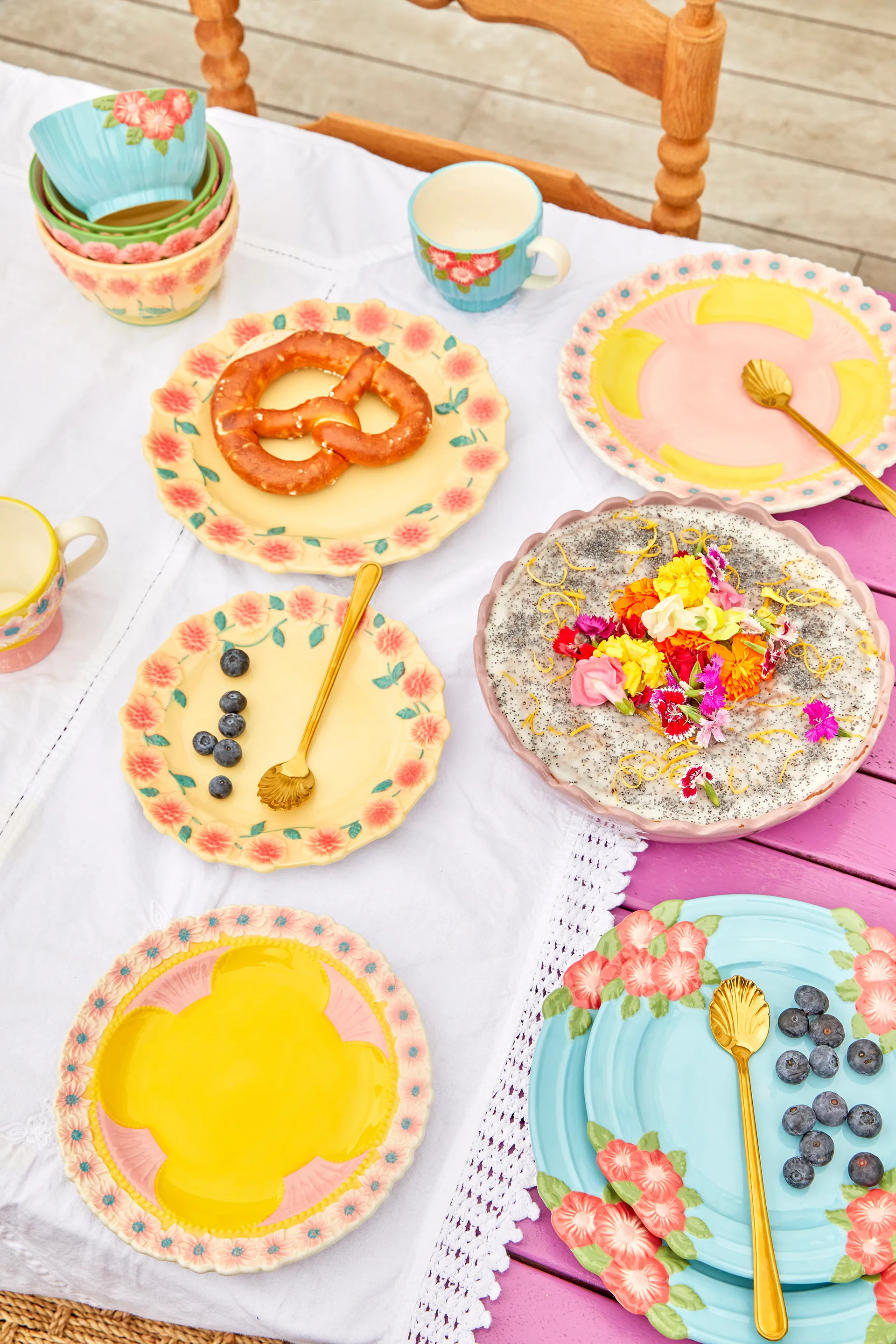 Rice Embossed Flower ceramic plate Ø25.5 cm, Creme RICE