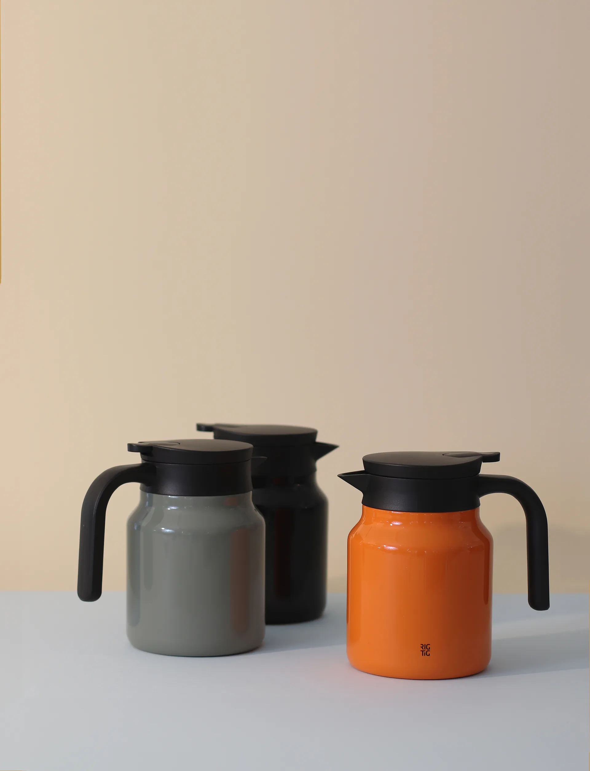 THERM-IT thermos jug, Black, 0,9 L RIG-TIG