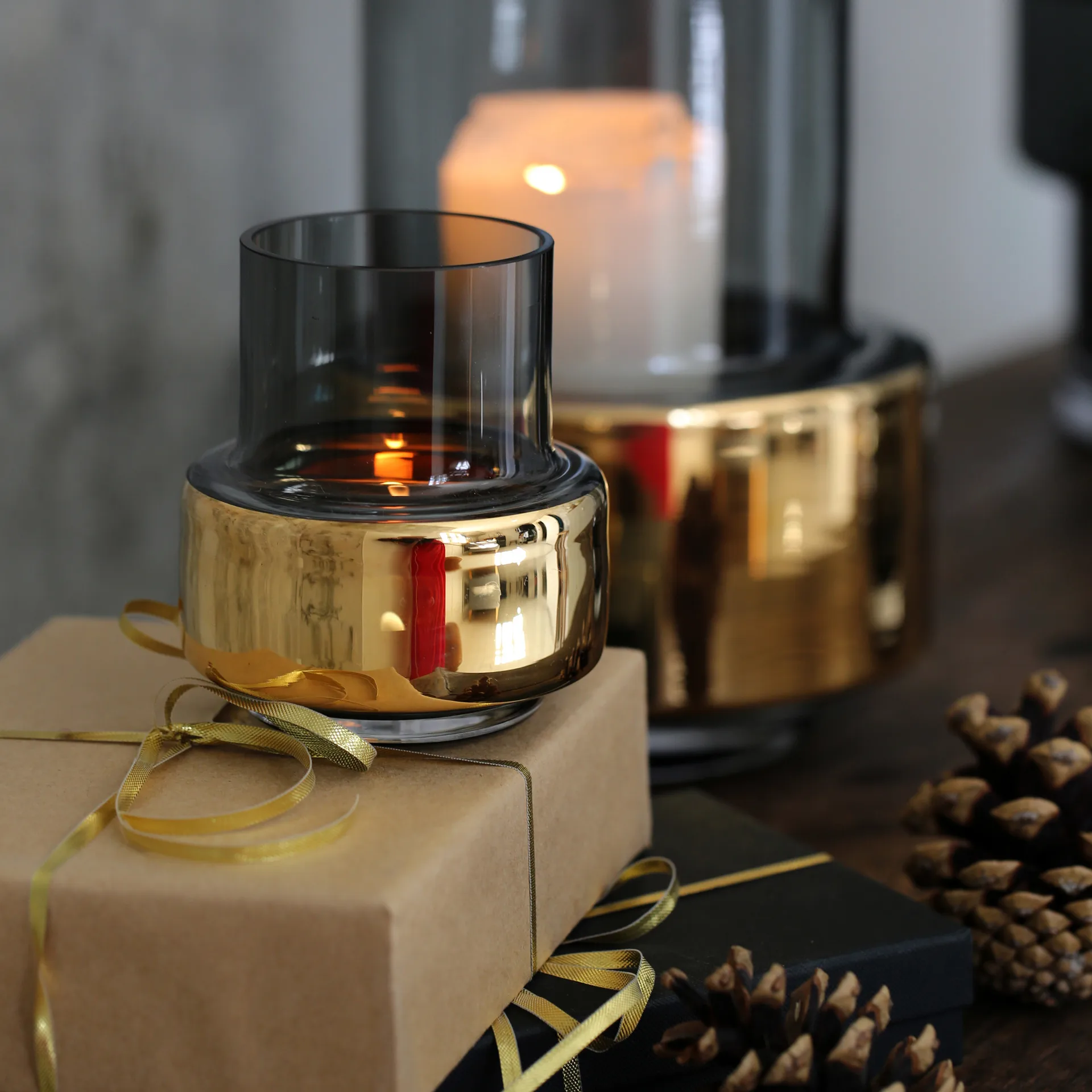 Hurricane smoked tea light no. 25, Gold Ro Collection